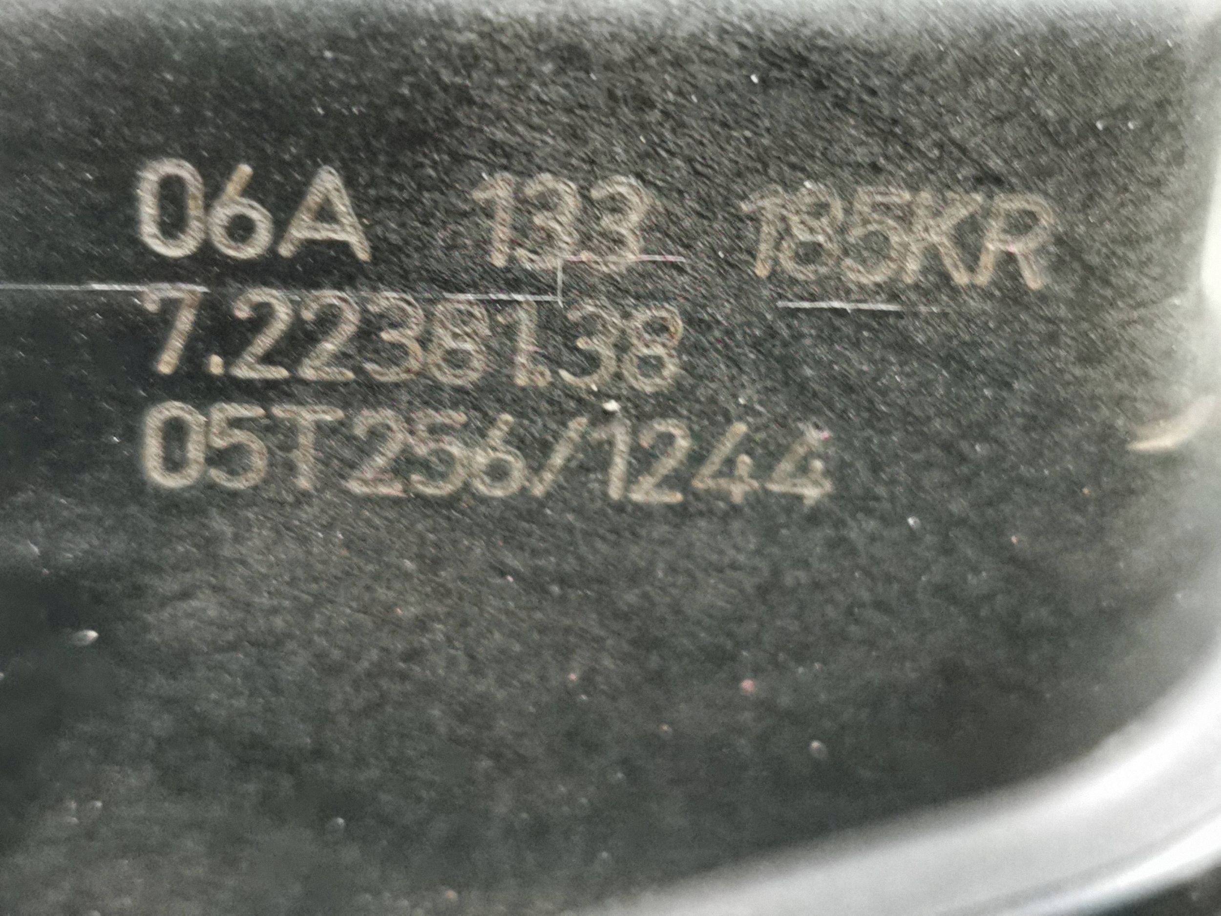 VW Golf V 1.6 Ansaugkrümmer 06A133185KR