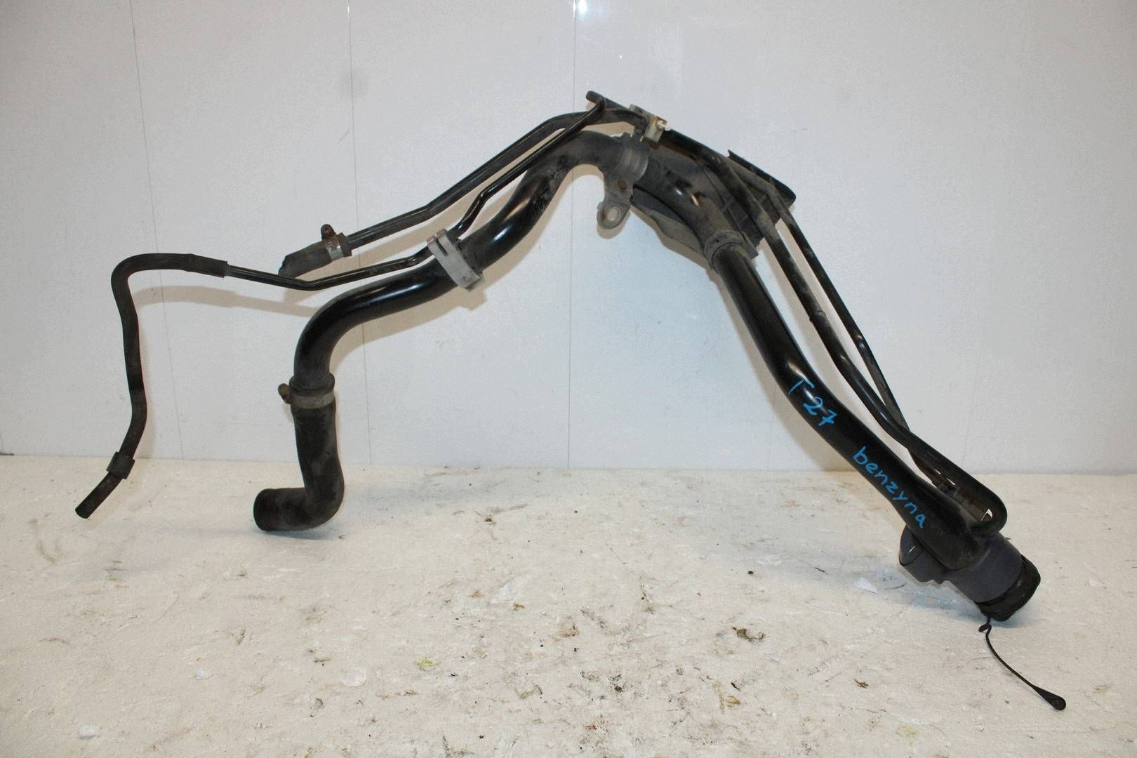 Kraftstoff-Einfüllstutzen Toyota Avensis T27 Benzin VFF3768 image 2