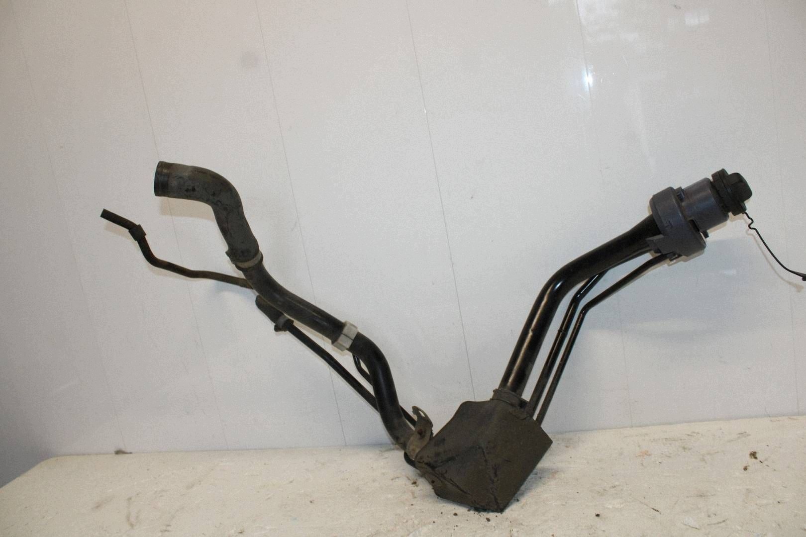 Kraftstoff-Einfüllstutzen Toyota Avensis T27 Benzin VFF3768