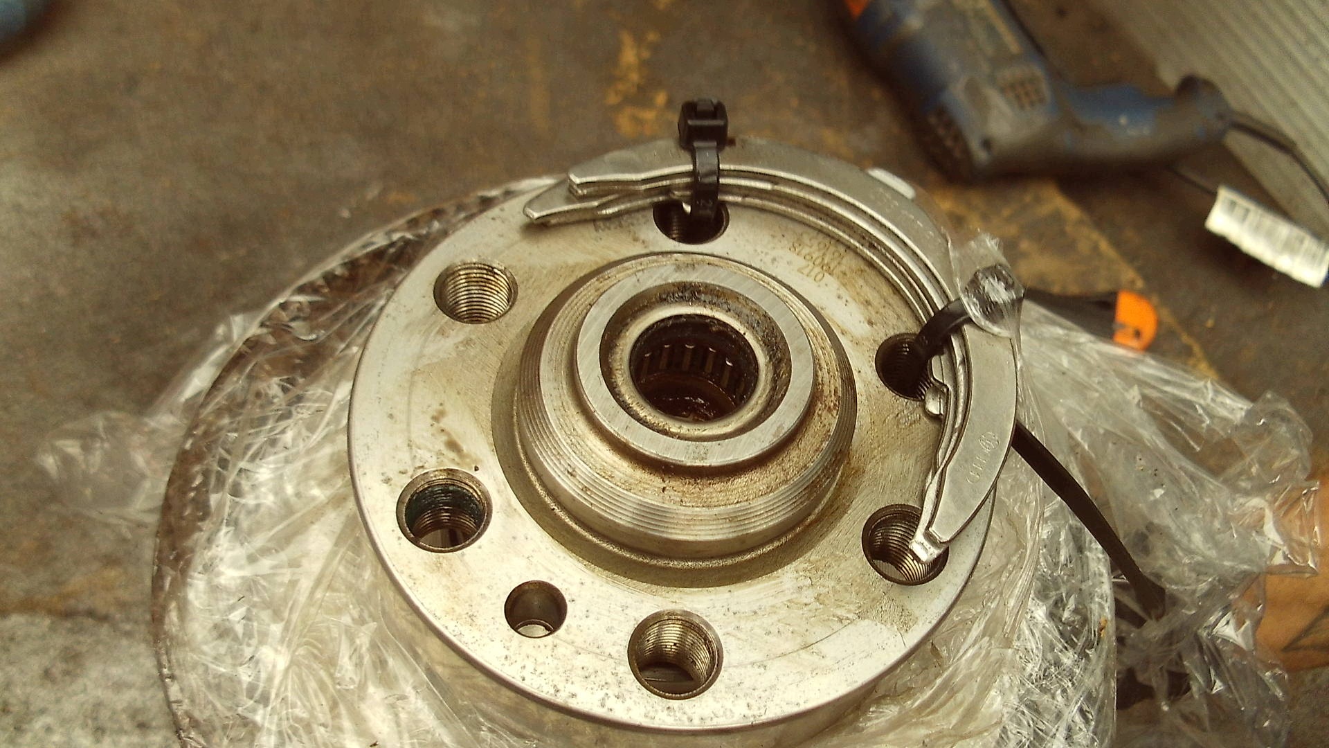 Kurbelwelle 04L V160 DFG + Kolben Pleuel 04LA VW Audi 2.0 TDI image 6