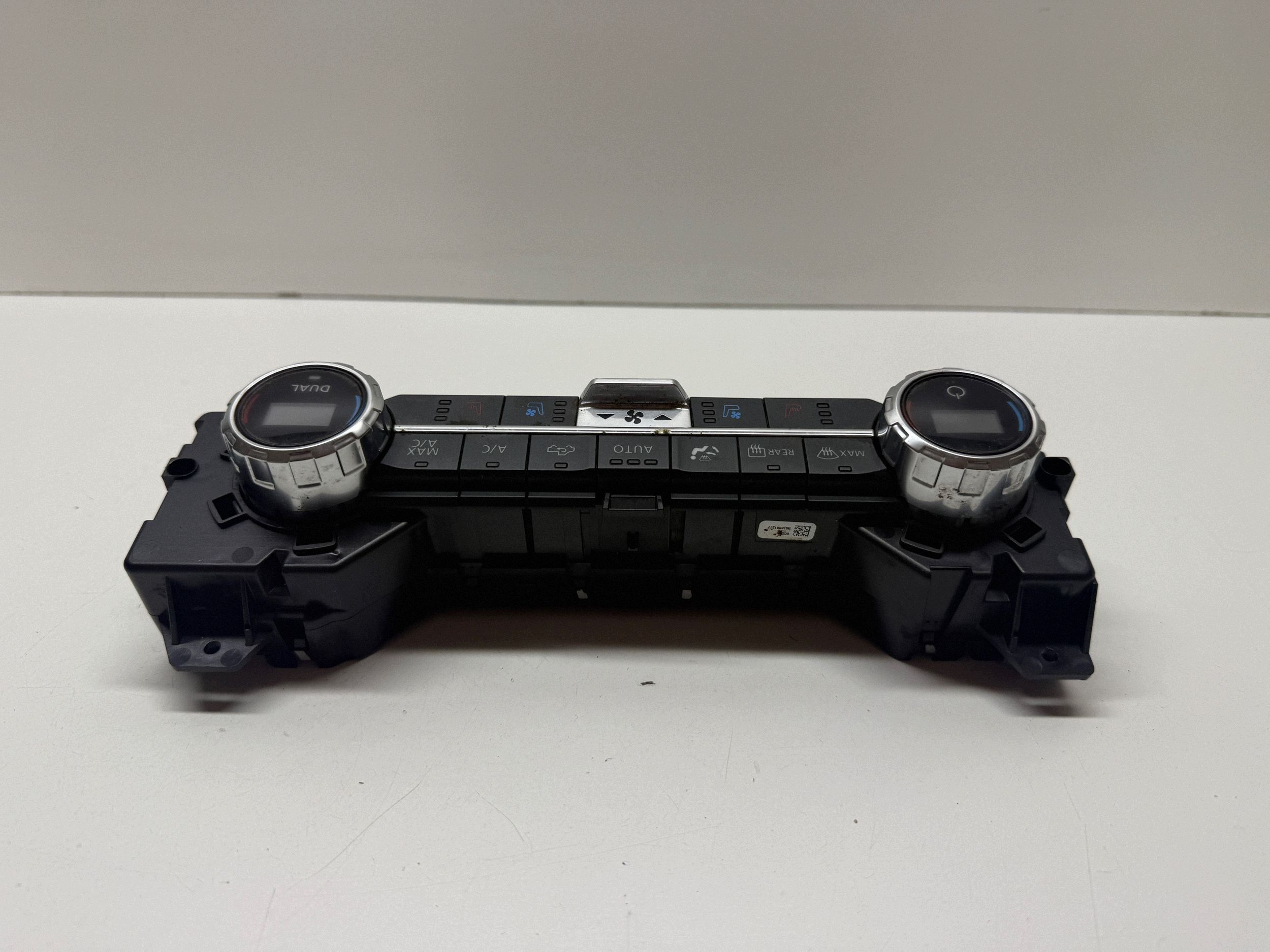 Panel de climatización Ford F150 2019 ML3T18C612CE image 2
