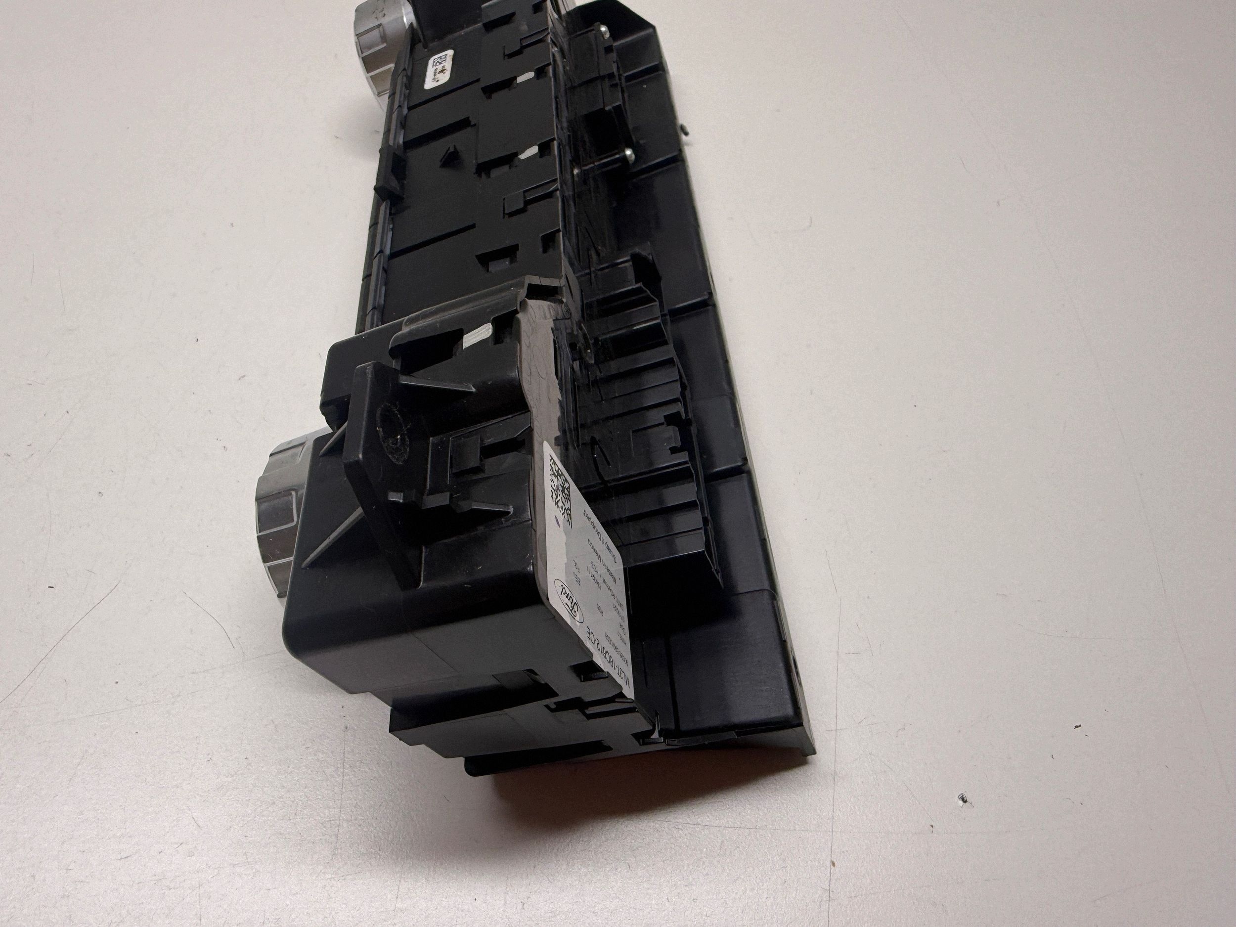 Panel de climatización Ford F150 2019 ML3T18C612CE image 4