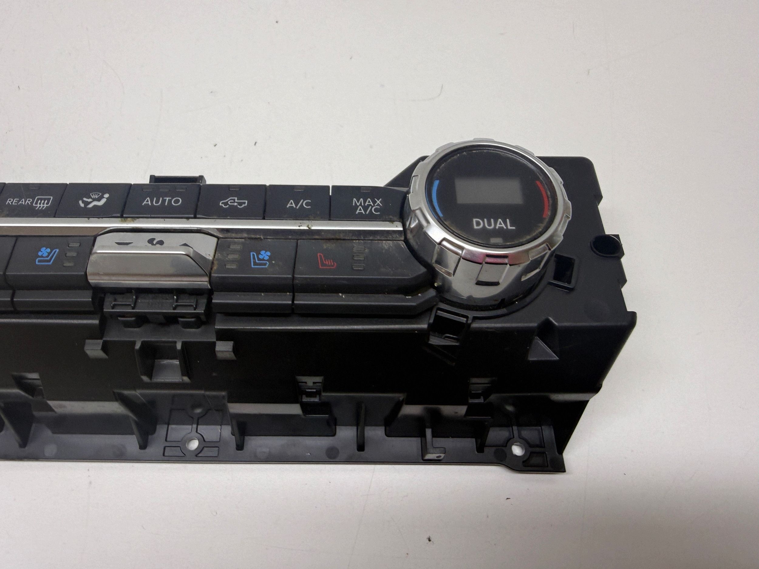 Panel de climatización Ford F150 2019 ML3T18C612CE image 8