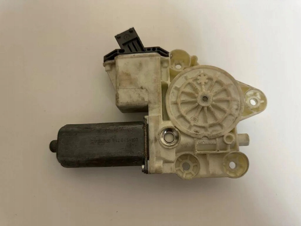 Fensterheber-Motor vorne links Toyota Avensis T25 994023 image 4
