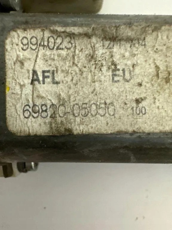 Fensterheber-Motor vorne links Toyota Avensis T25 994023 image 5