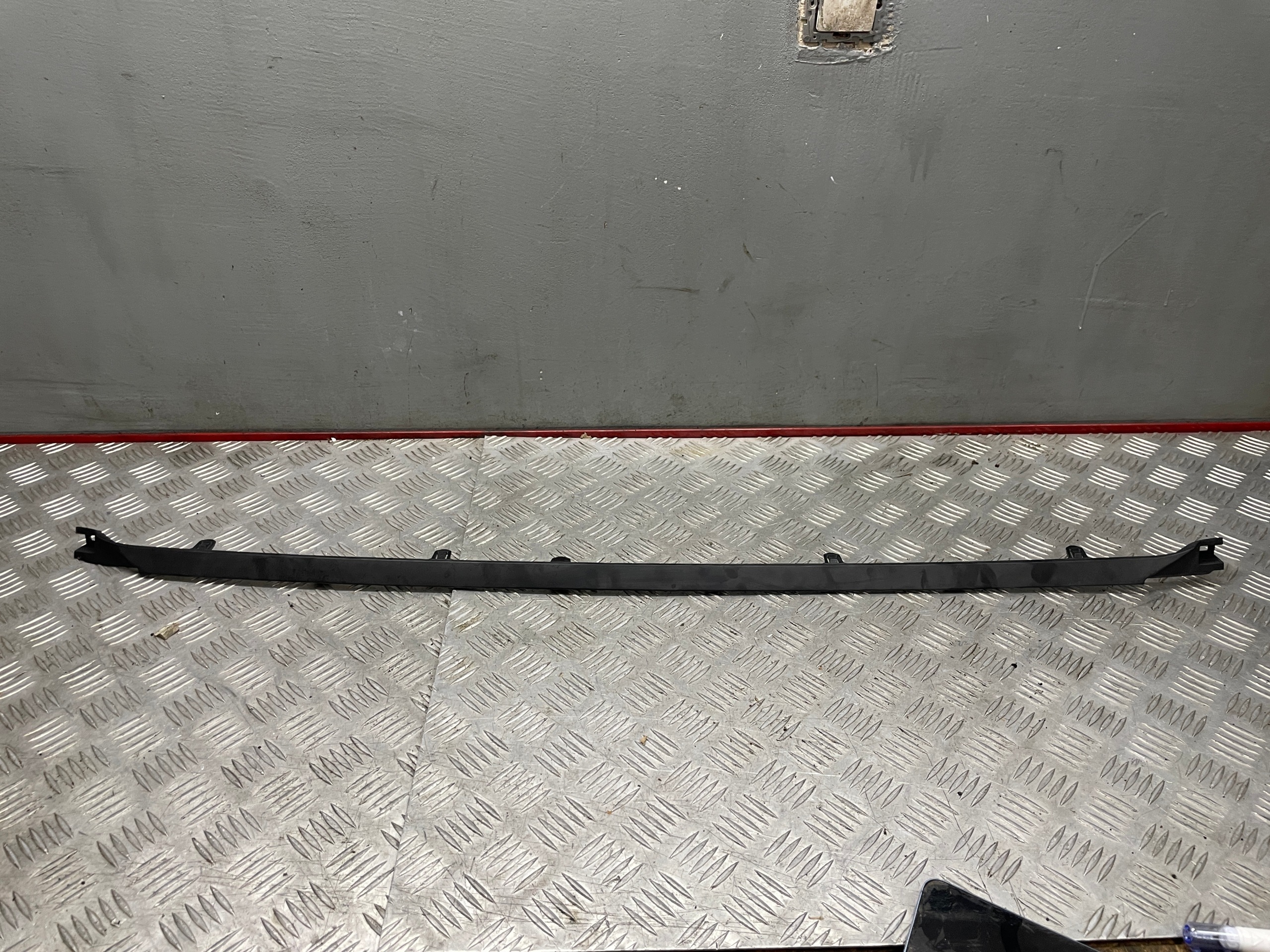 Heckspoiler-Lippe Toyota Avensis T27 270 OEM 5642563256525 image 2