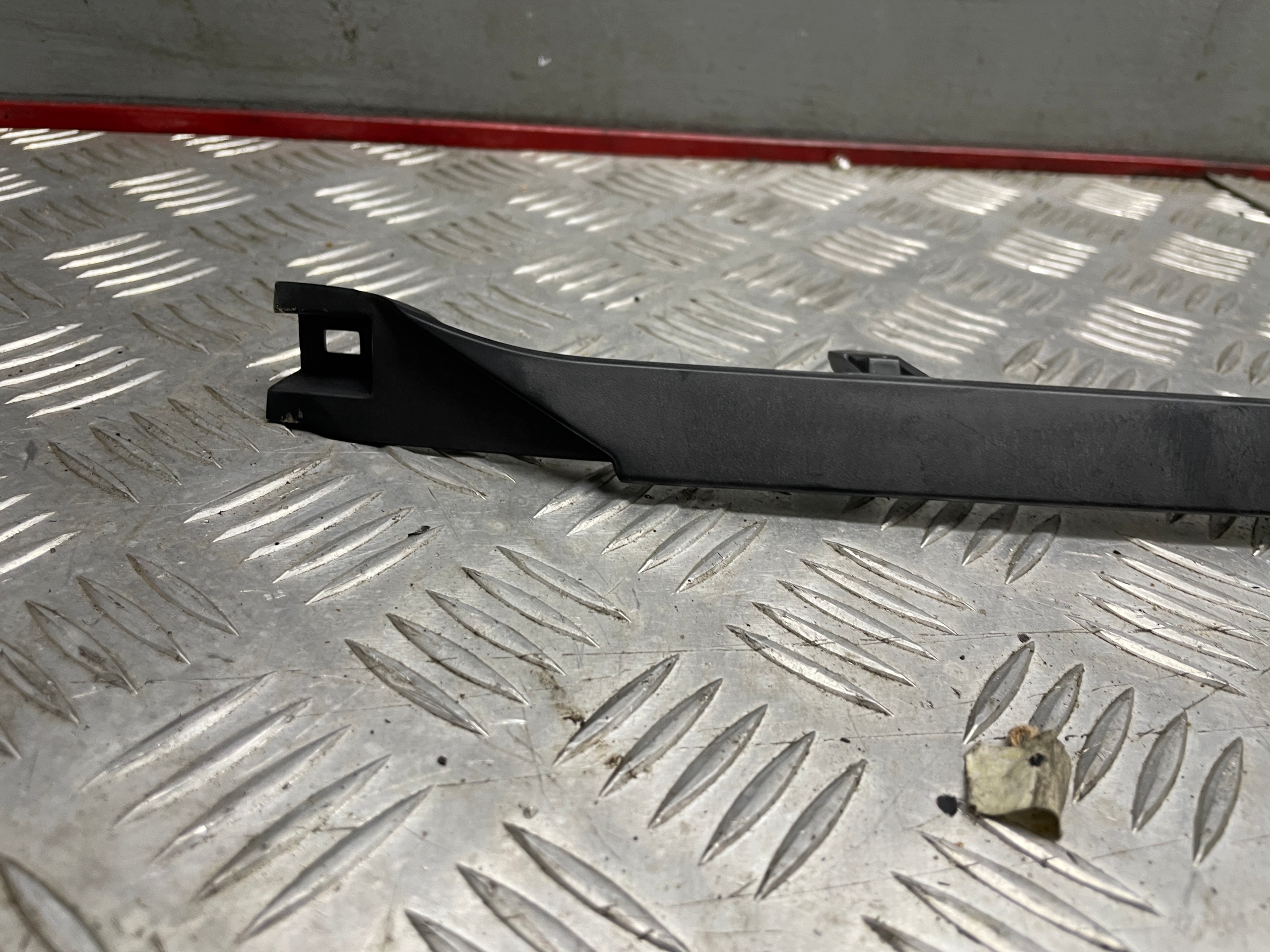 Heckspoiler-Lippe Toyota Avensis T27 270 OEM 5642563256525