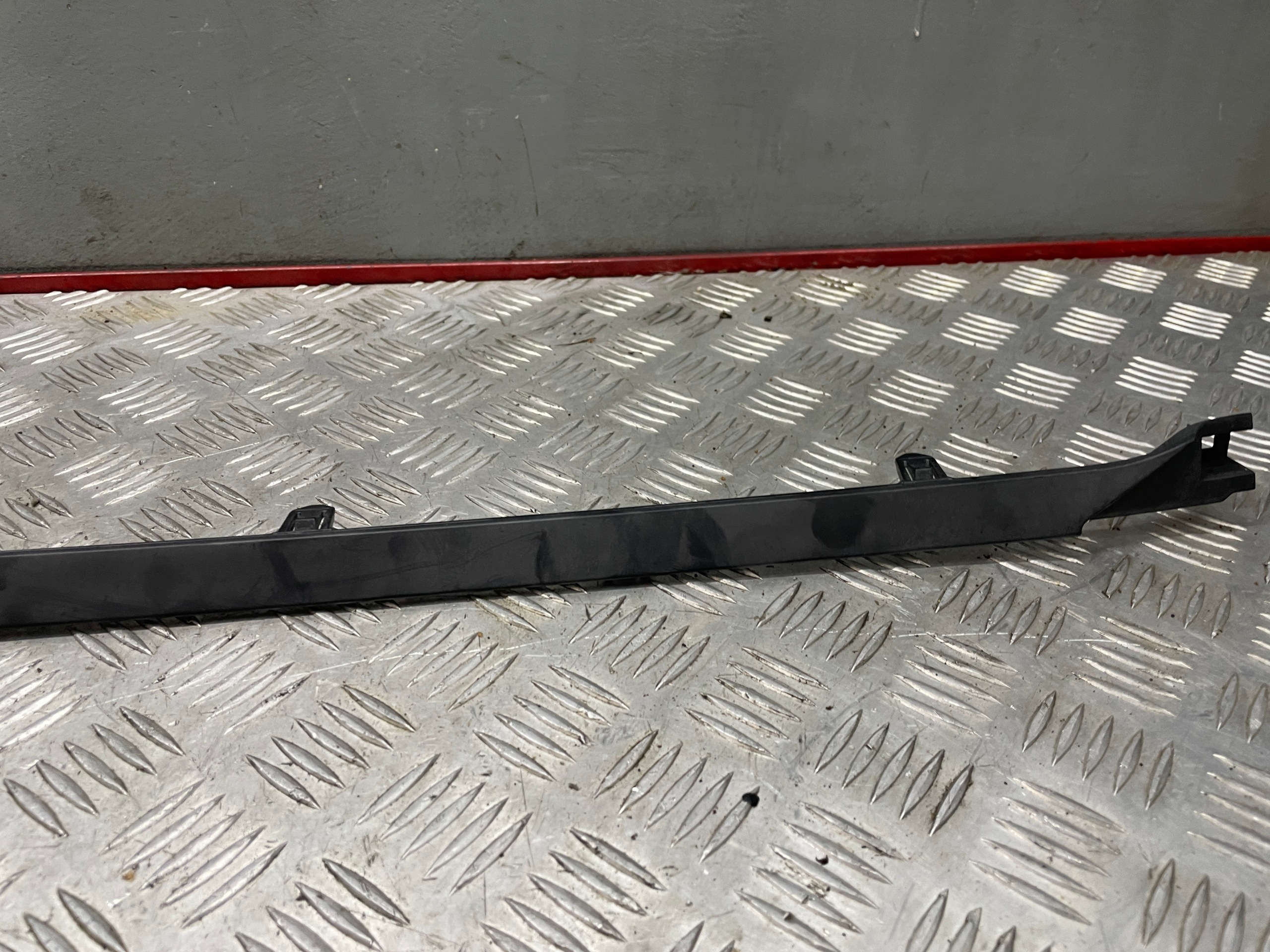 Heckspoiler-Lippe Toyota Avensis T27 270 OEM 5642563256525 image 4