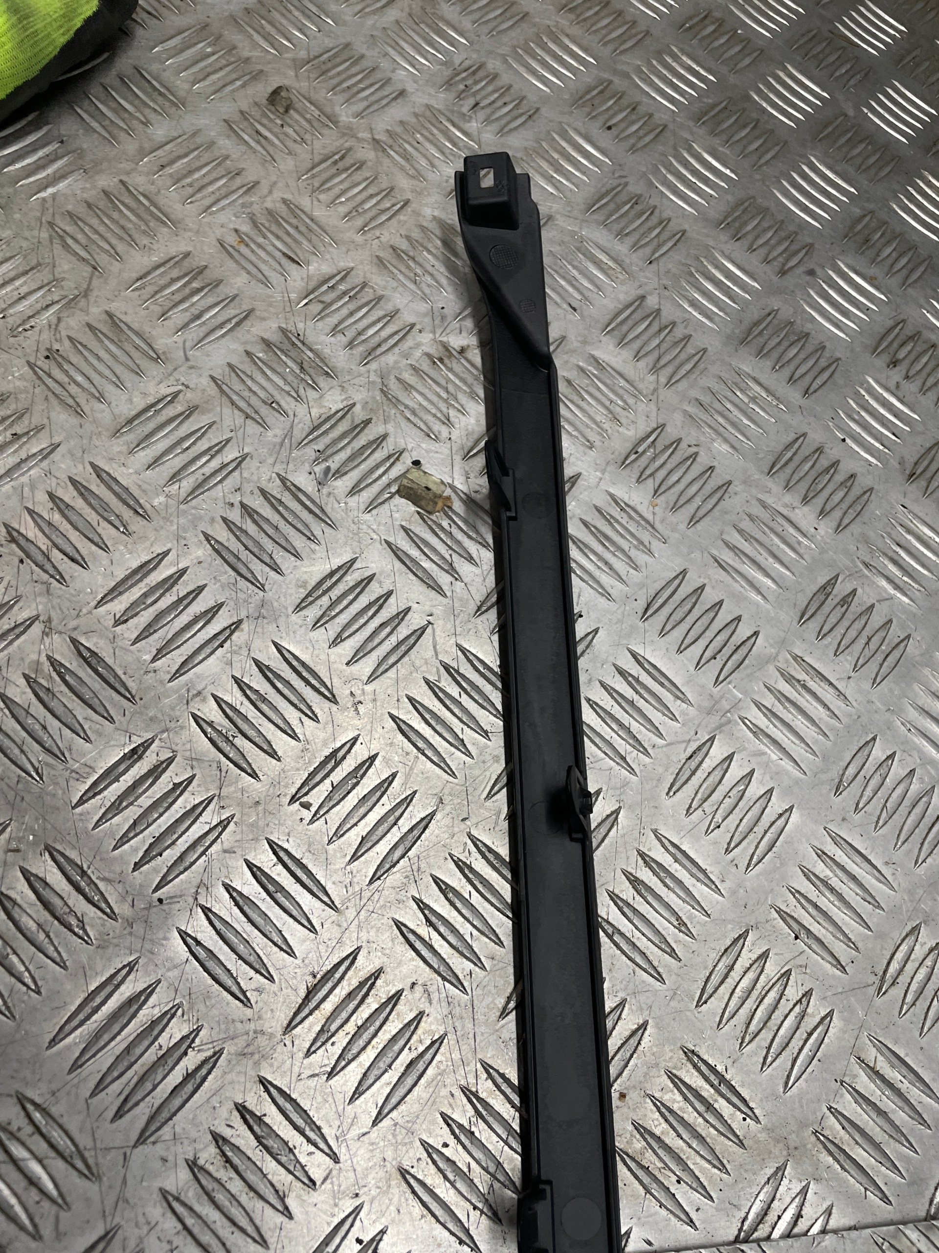 Heckspoiler-Lippe Toyota Avensis T27 270 OEM 5642563256525 image 6