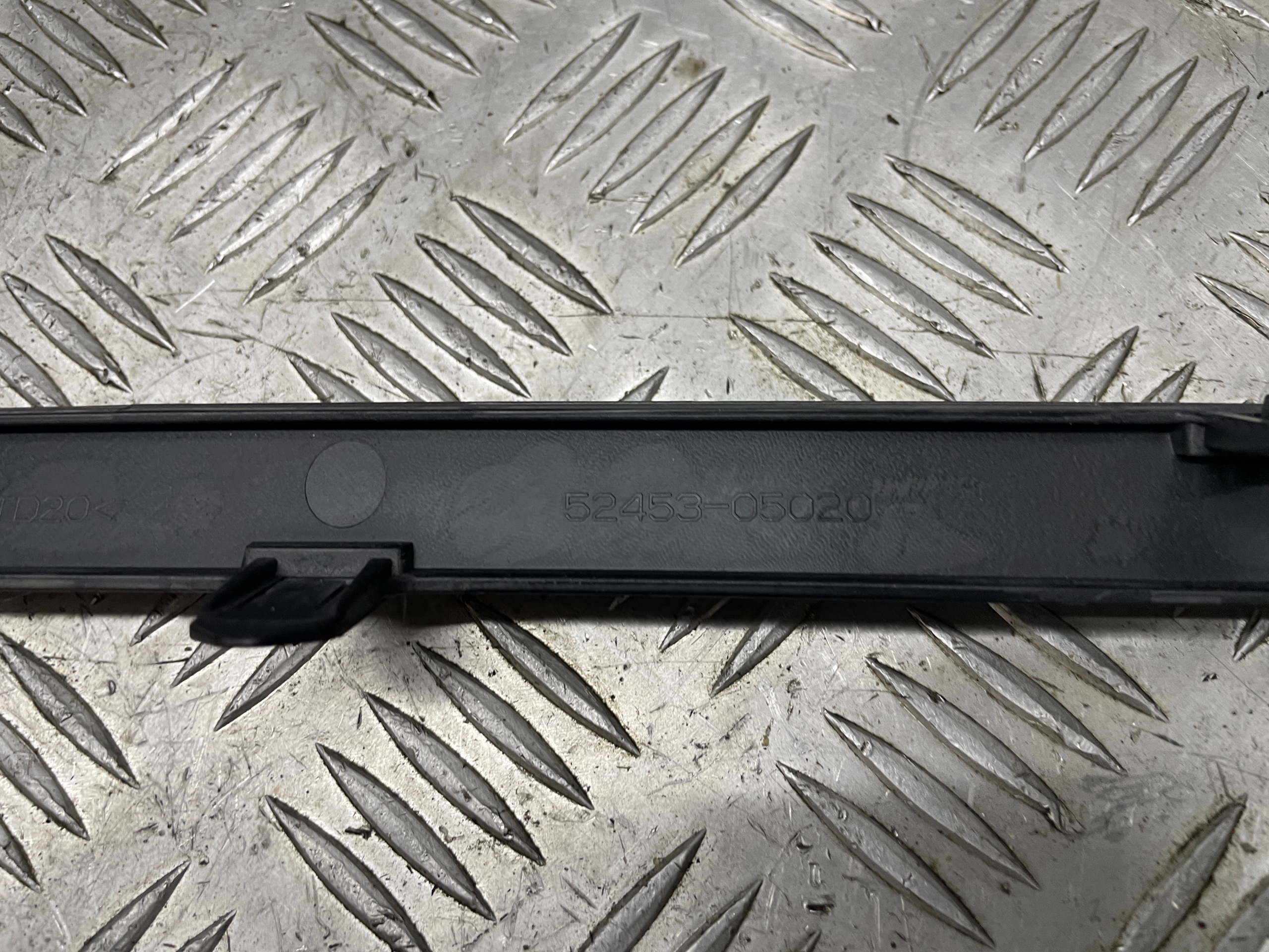 Heckspoiler-Lippe Toyota Avensis T27 270 OEM 5642563256525 image 9