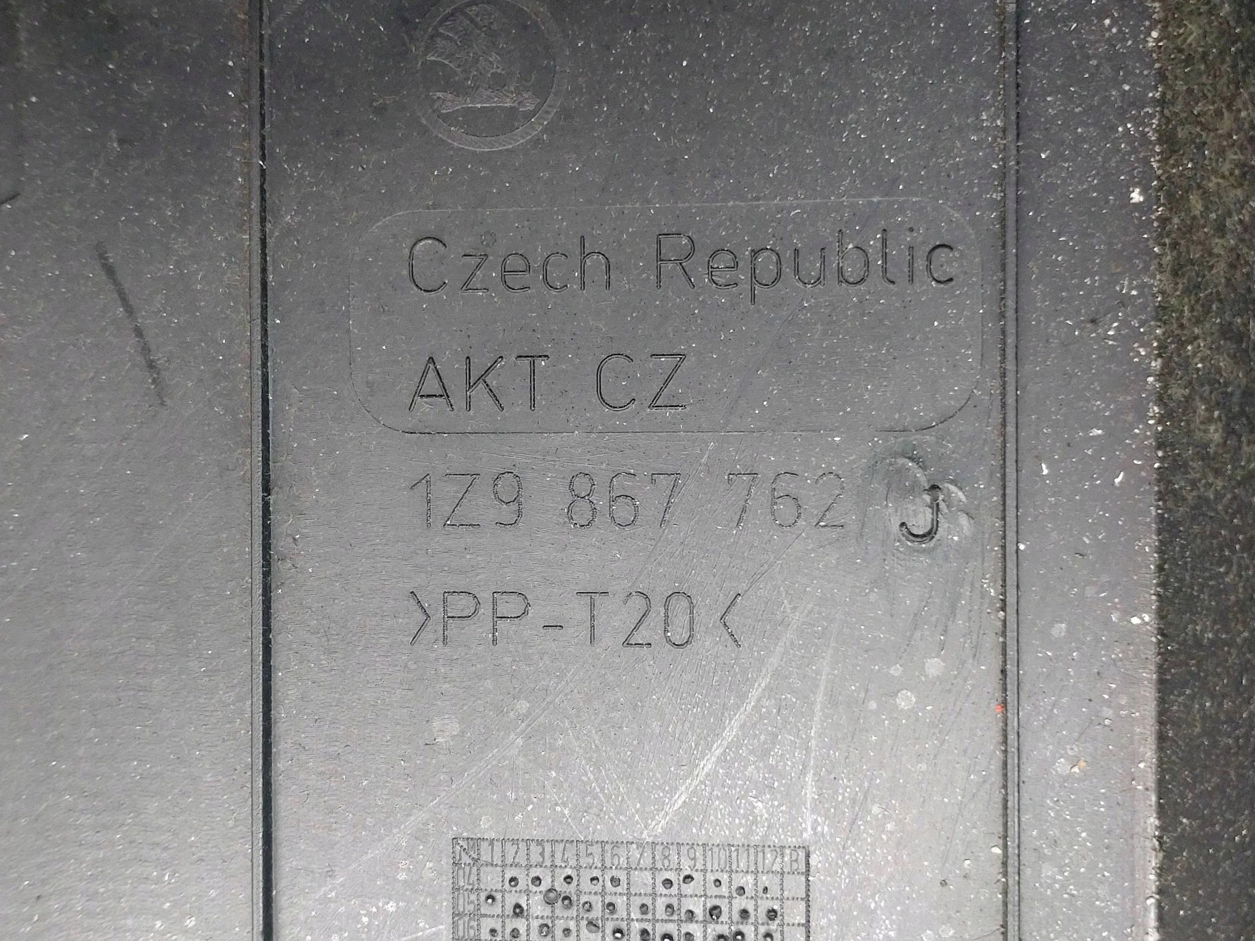 SKODA OCTAVIA II LIFT 1Z9867762J image 7