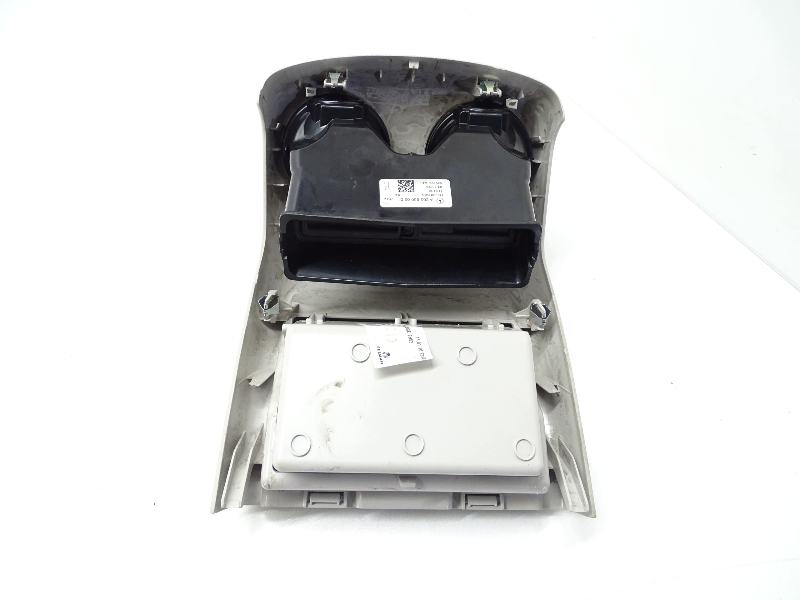Grille de ventilation Mercedes W205 A2058300501 image 3