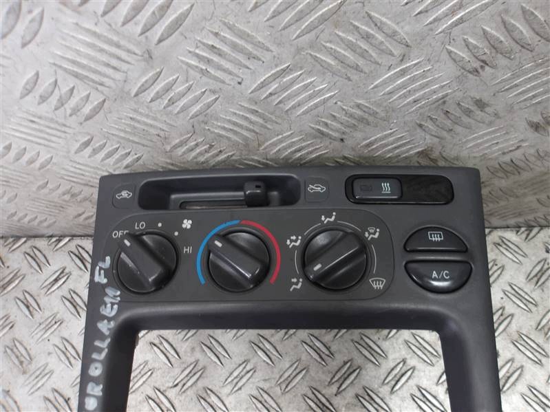 Panneau de commande de ventilation Toyota Corolla E11 Liftback A/C image 3