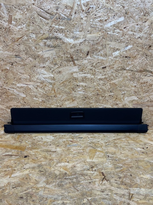 J8A2-46668-AB Cortina del maletero Range Rover Velar L560 desde 2017- Desmontaje OEM