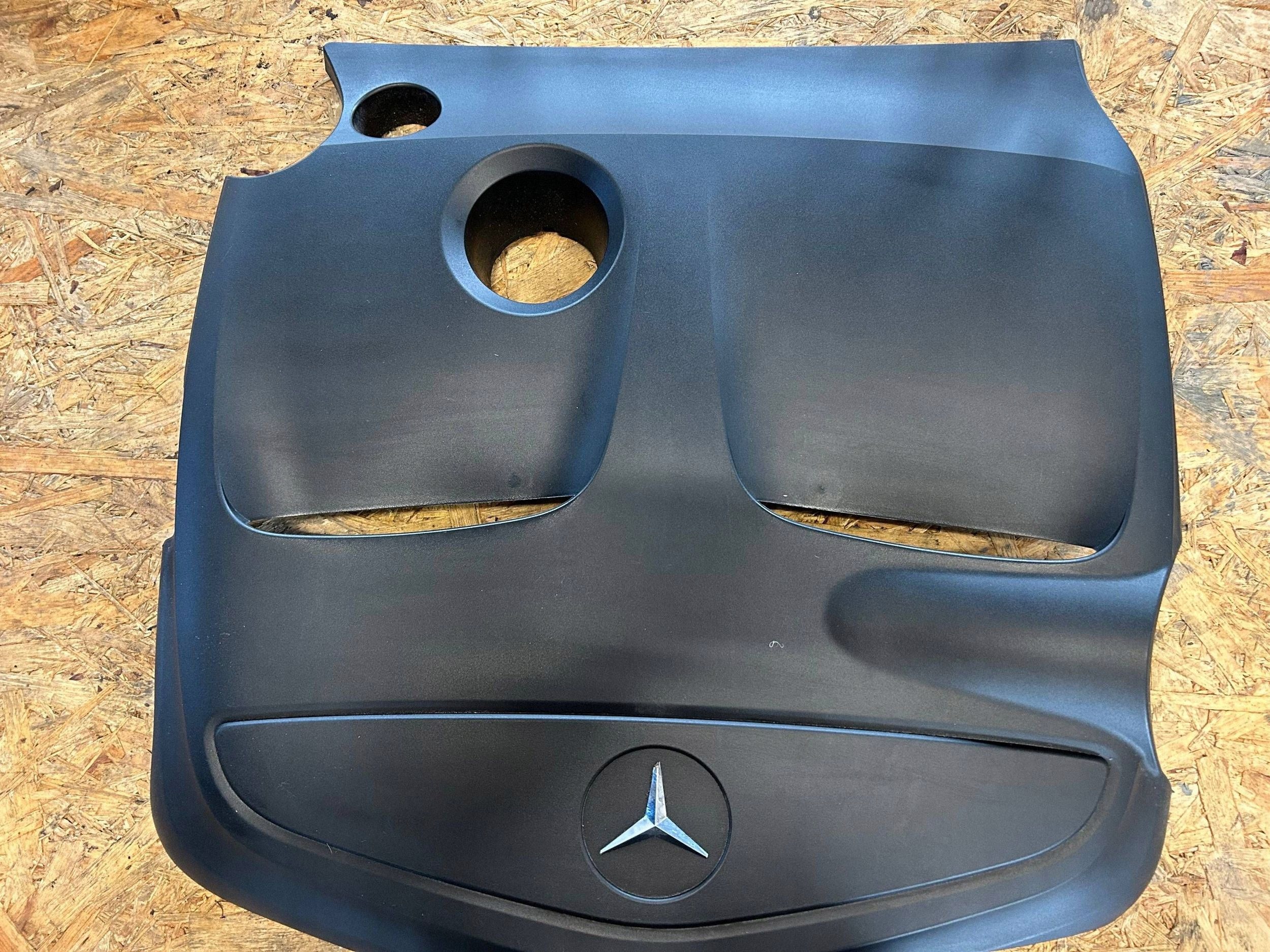 Cache moteur Mercedes-Benz OE A2700102801 image 2