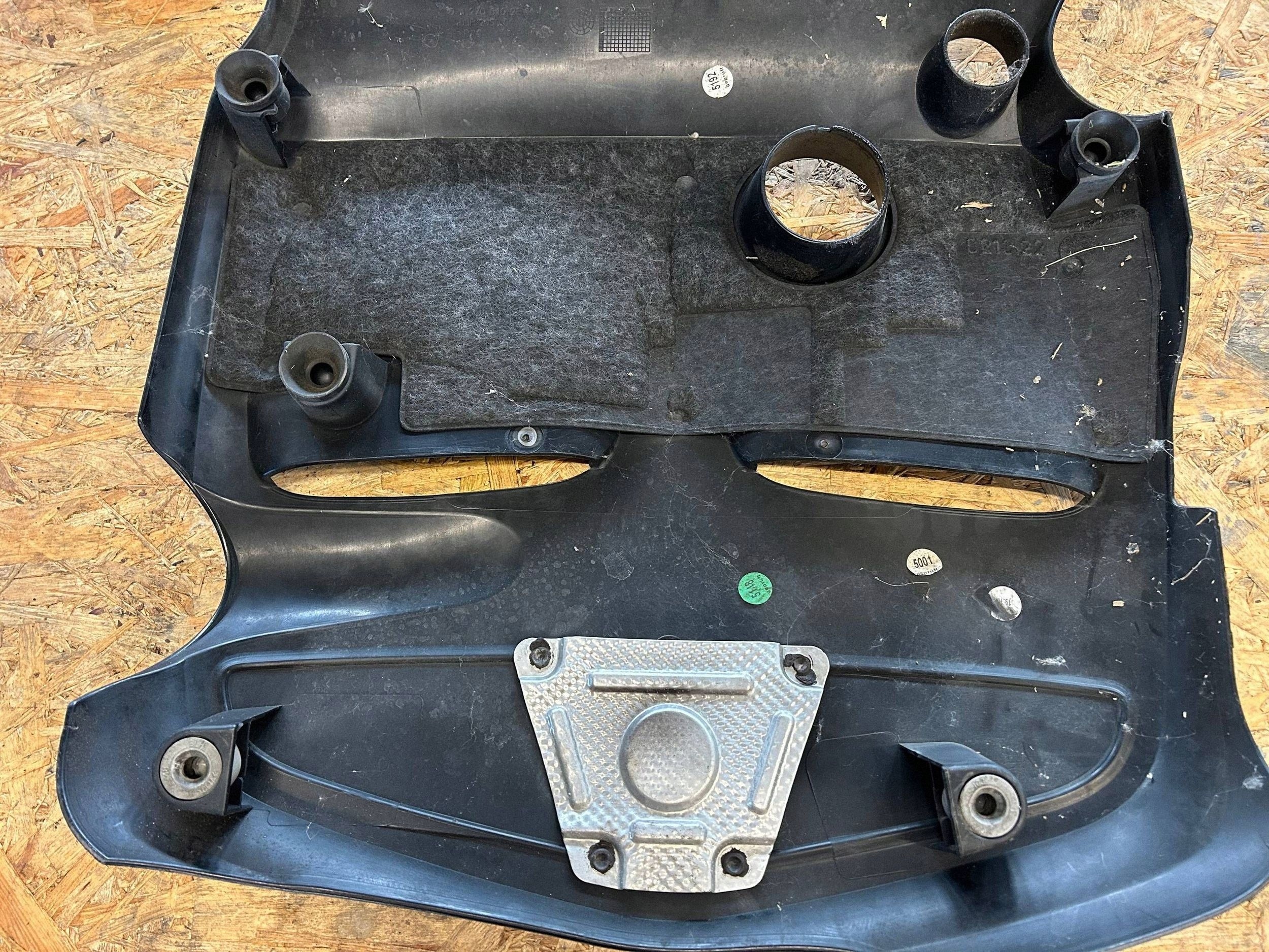 Cache moteur Mercedes-Benz OE A2700102801 image 4