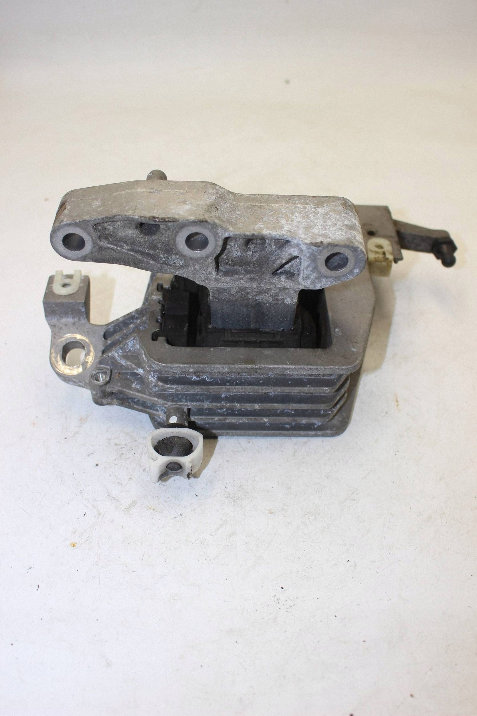 Supporto motore BMW X1 F48 usato 6875630