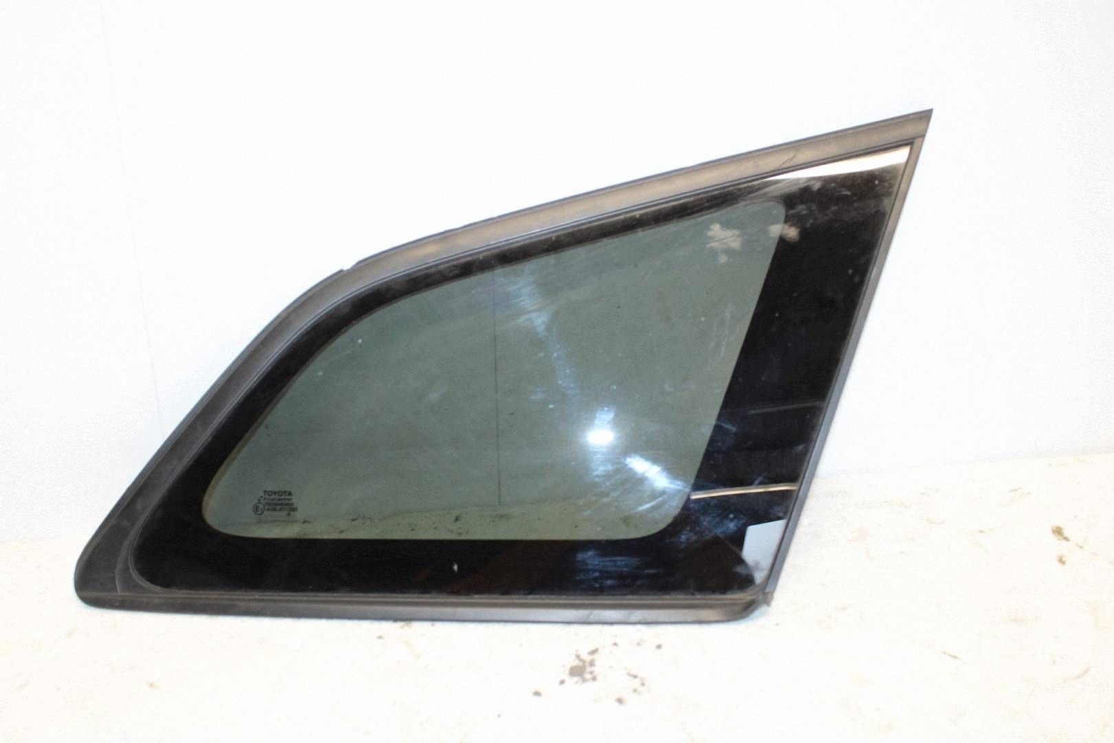Vitre de custode droite arrière Toyota Corolla E21 image 2