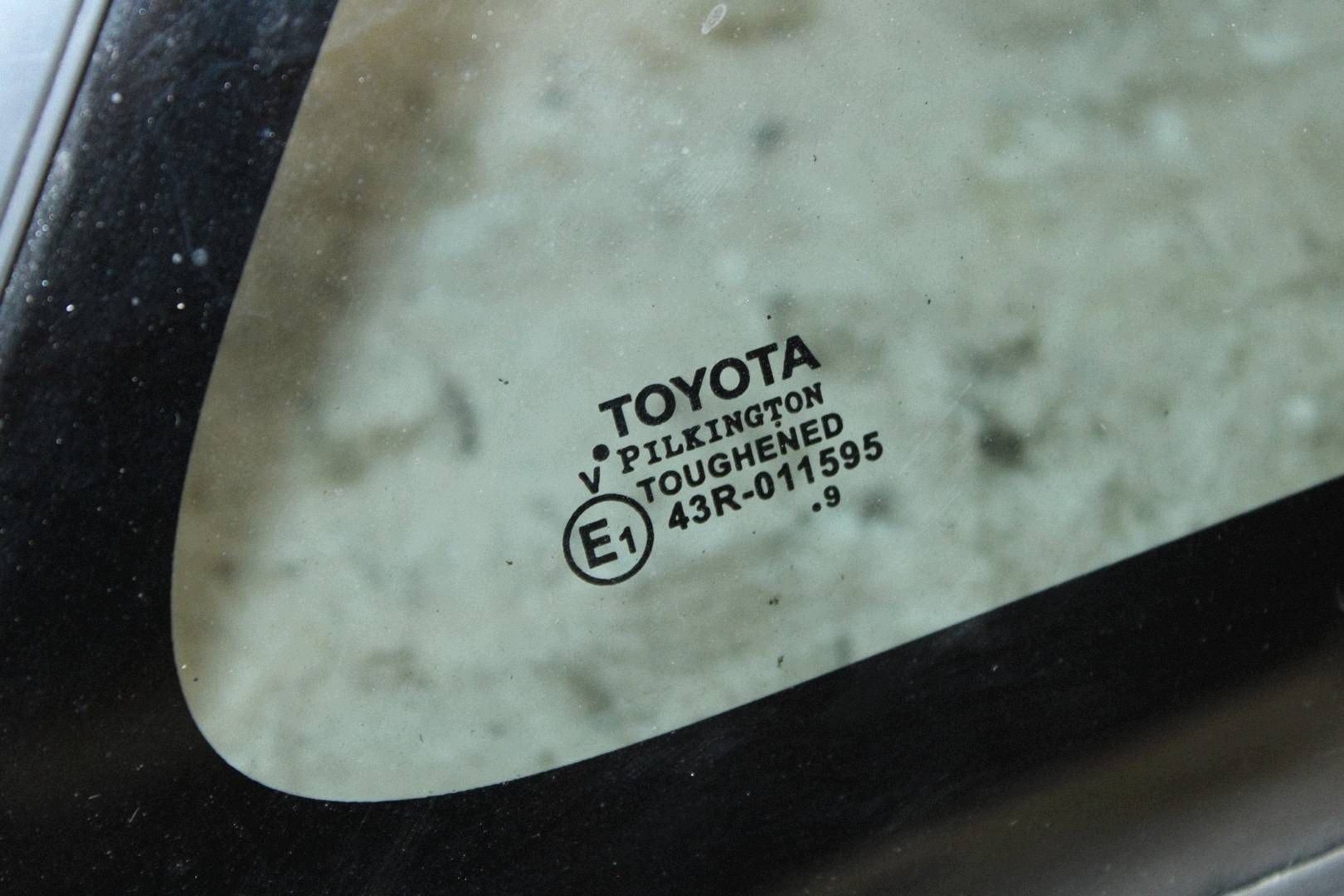 Vitre de custode droite arrière Toyota Corolla E21 image 3