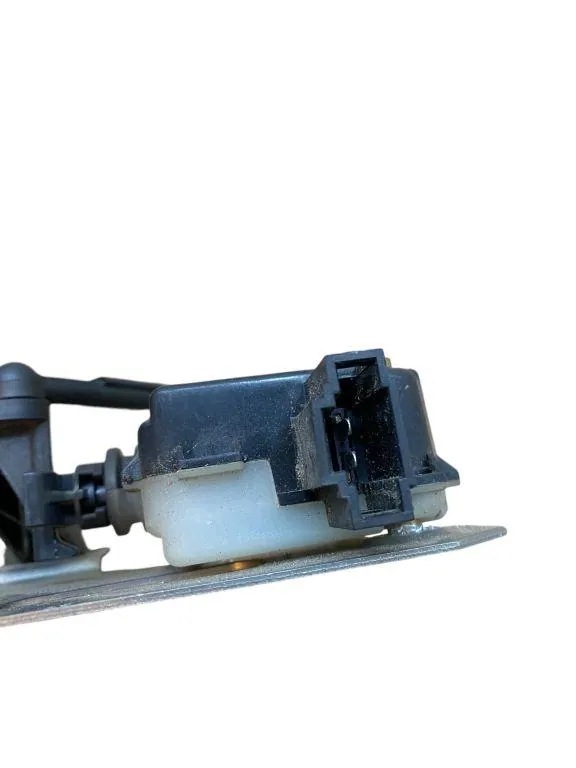 Achterklep ruitenwissermotor VW Touran 7L6959781 image 3
