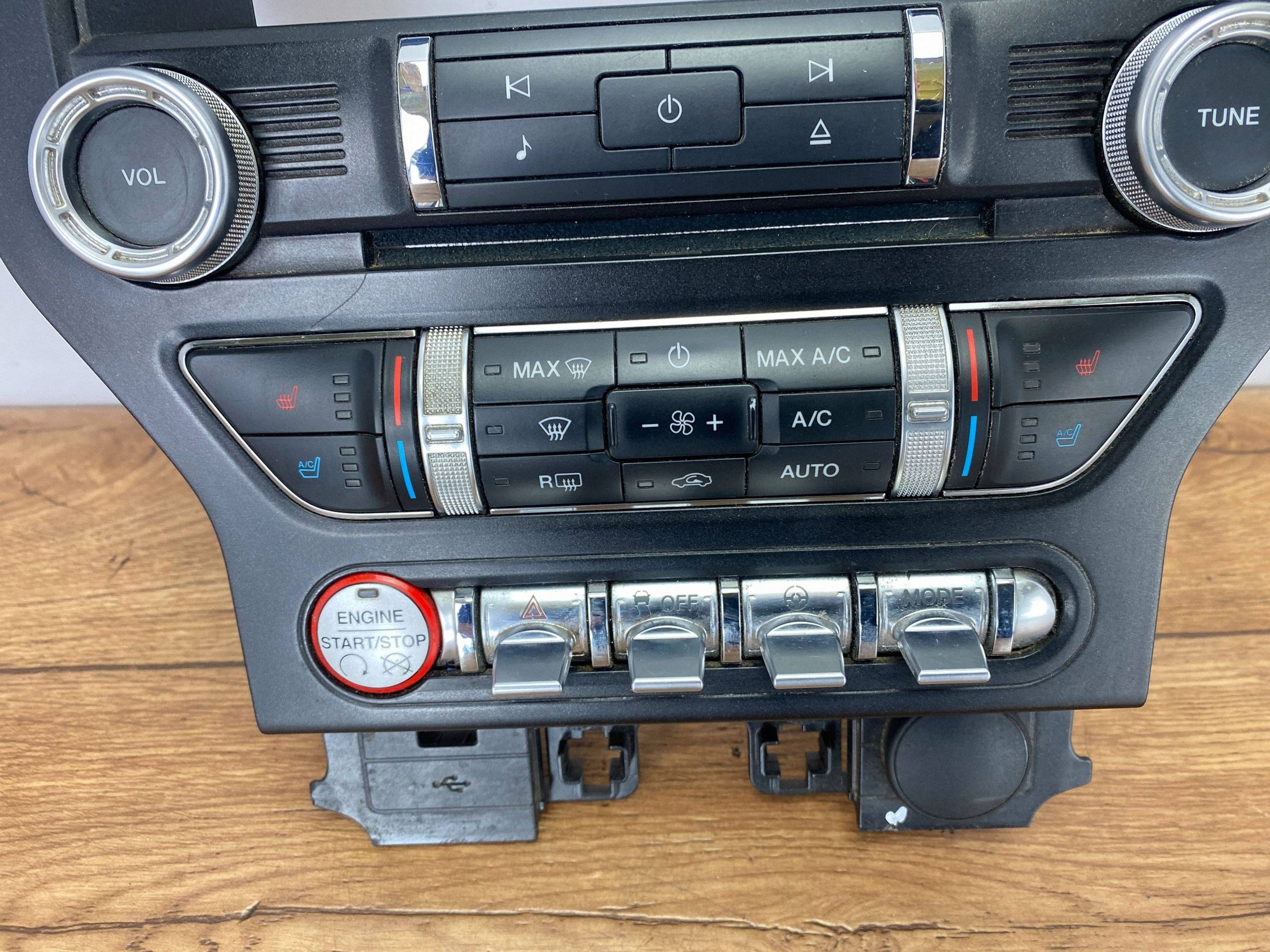 Panneau de ventilation Ford Mustang VI GT 2015+ image 4