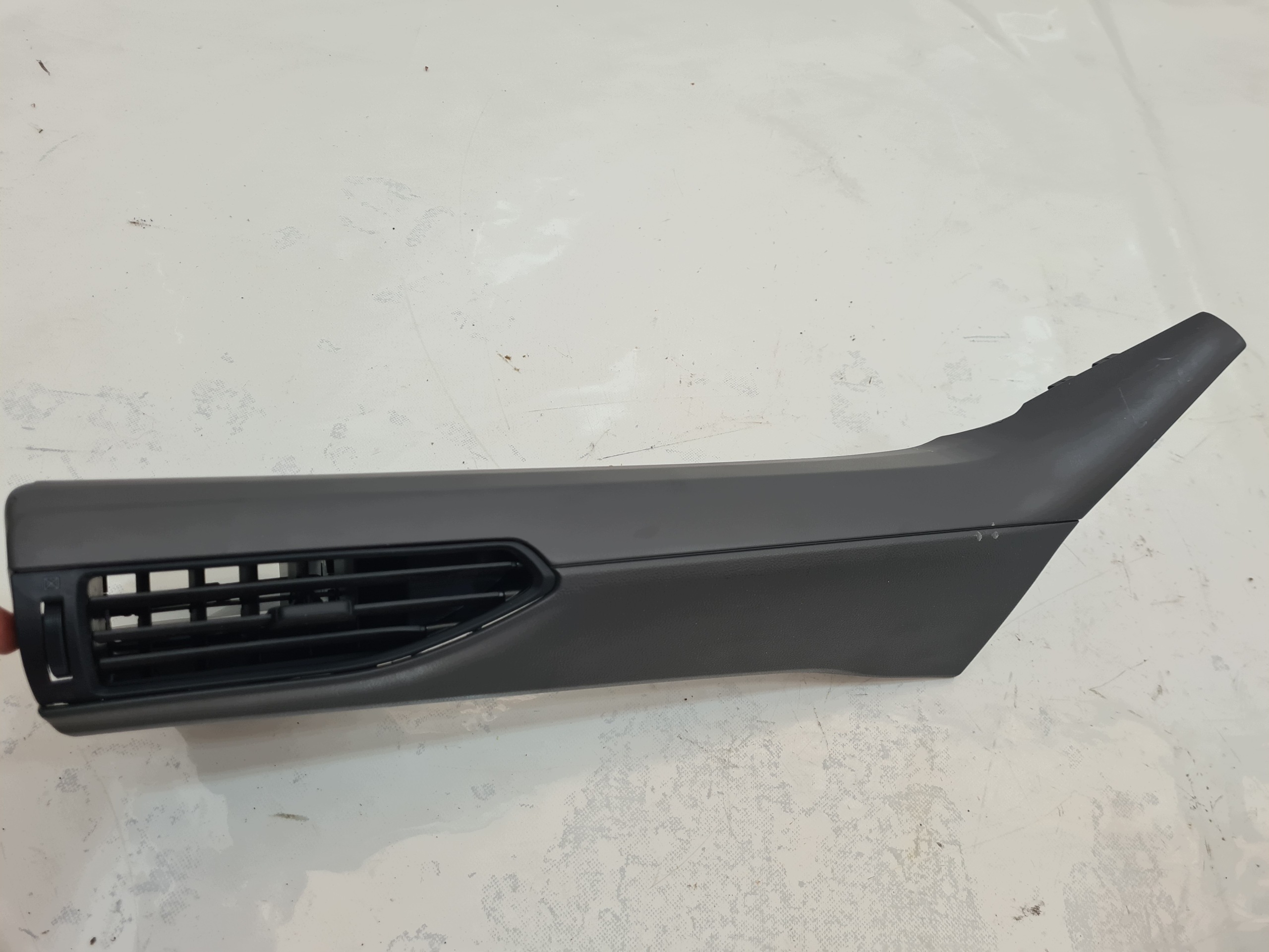 Subaru Crosstek XV 23 Ilmanvaihdon säleikkö S15101070