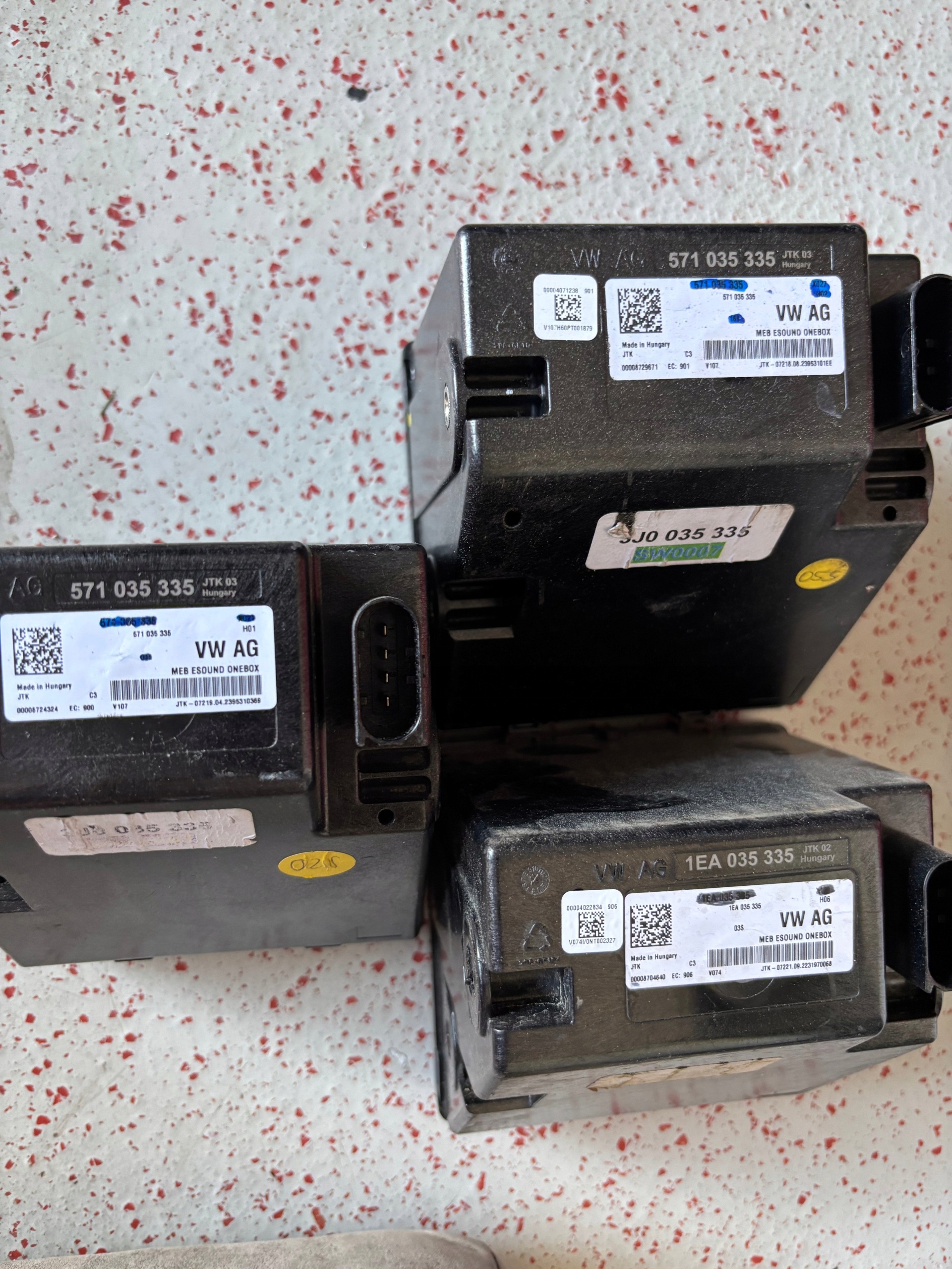 Moottorin äänenvaimentaja Ford Connect MK3 1.5 eTSI 571035335