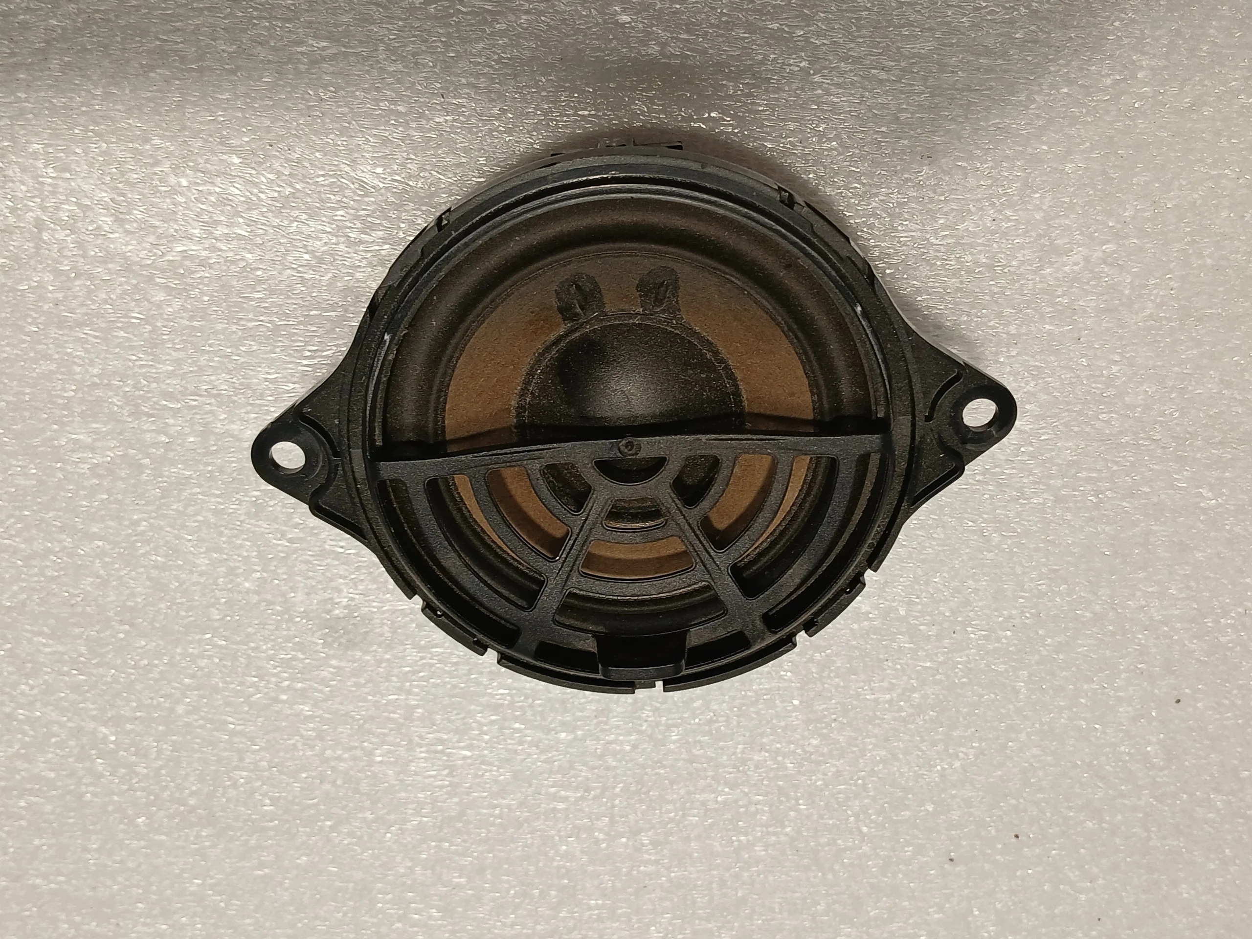 Altavoz Salpicadero Audi A4 B9 Bang&Olufsen image 2