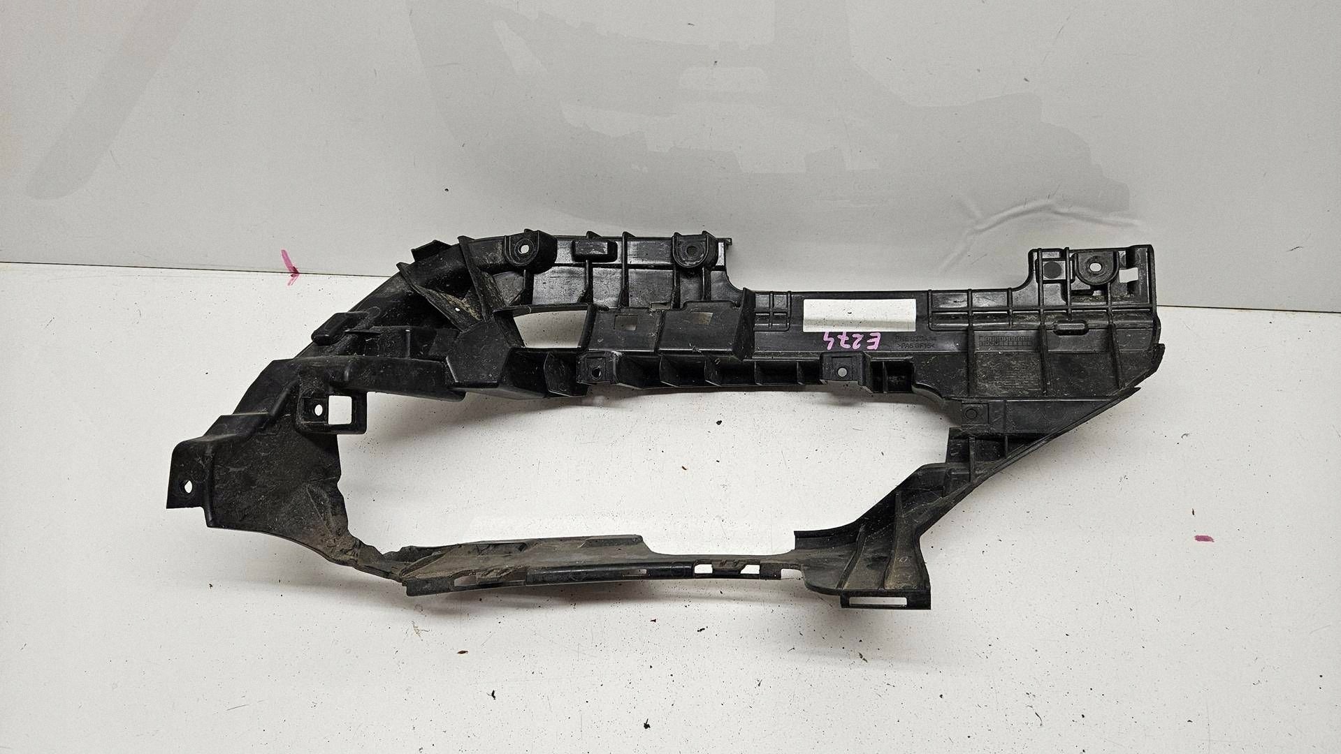 Support d'échappement droit Audi A4 B9 8W0807348 image 4