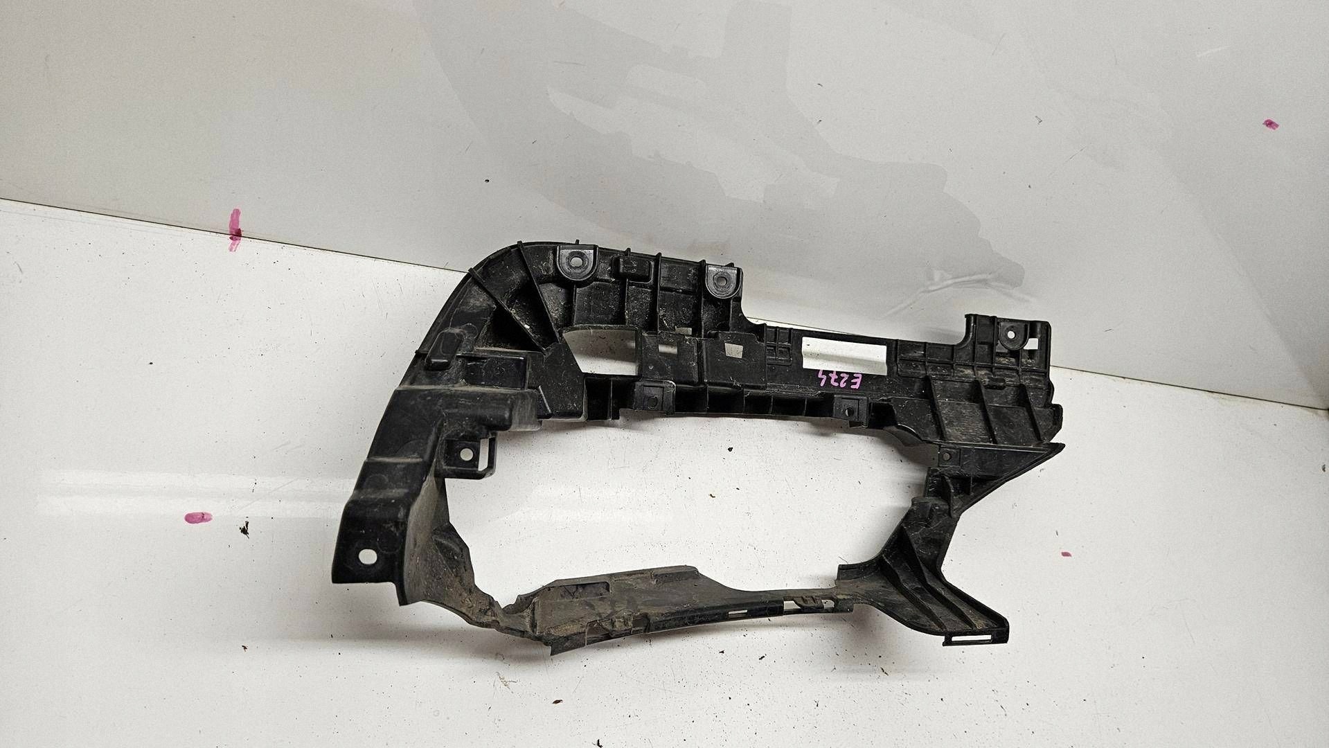 Support d'échappement droit Audi A4 B9 8W0807348 image 5