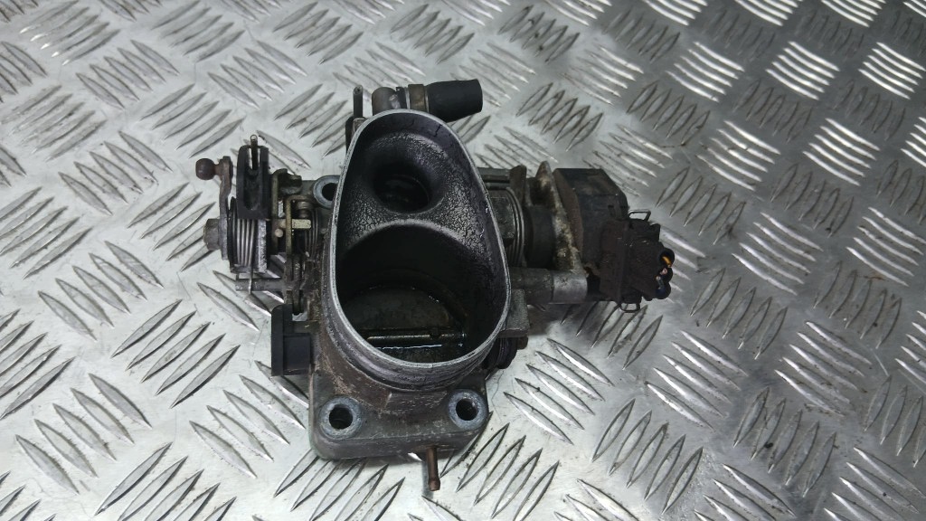 Corpo Farfallato Audi 80 B4 2.0B 037907385 image 2