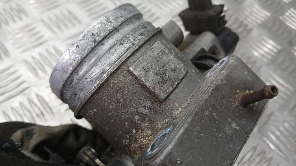 Corpo Farfallato Audi 80 B4 2.0B 037907385 image 3