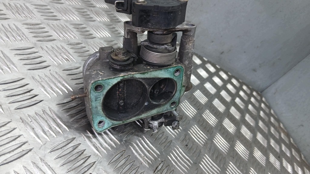 Corpo Farfallato Audi 80 B4 2.0B 037907385 image 7
