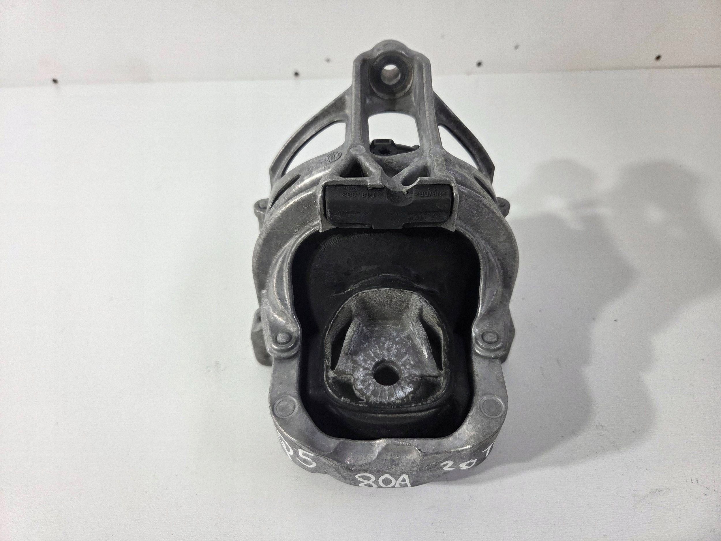 Audi Q5 SQ5 Engine Mount 4M0199372M Used image 2