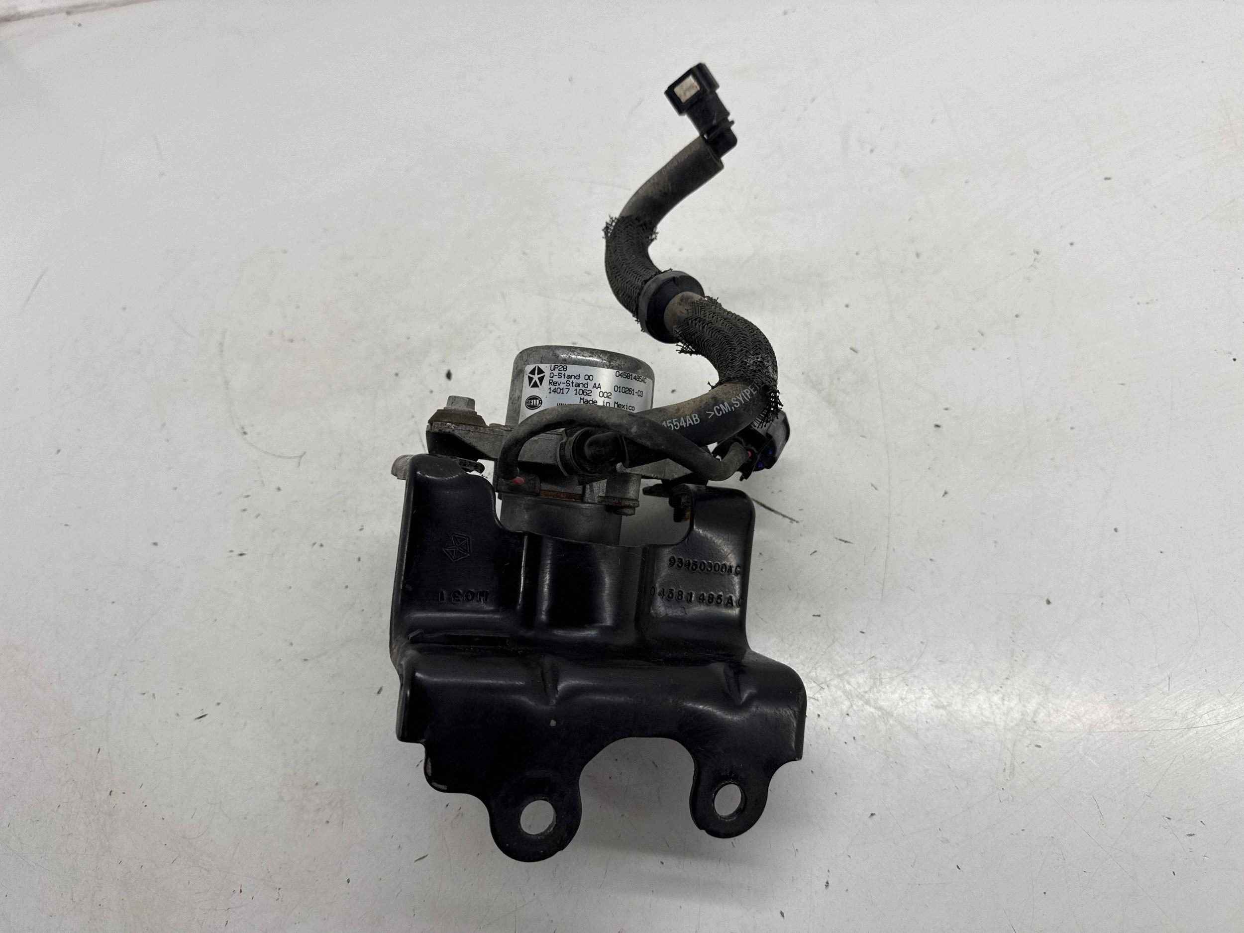 Alipainepumppu Dodge Charger 04581485AC image 2