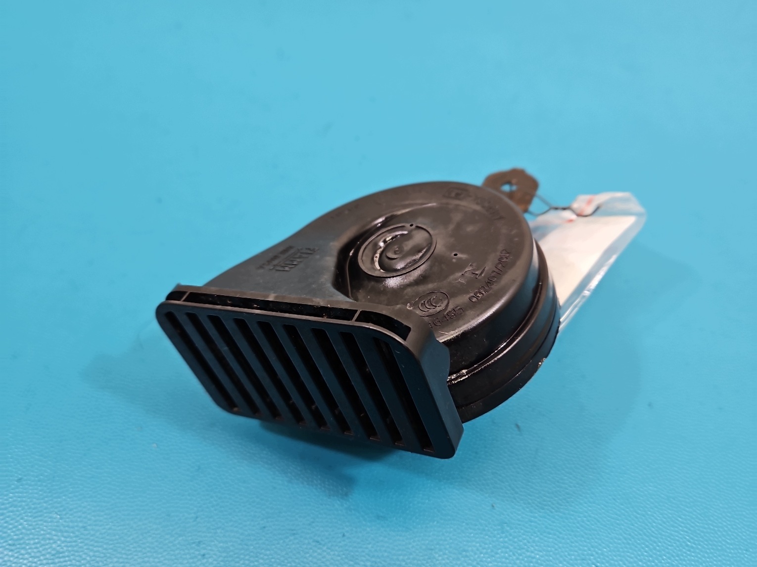 Horn Jeep Grand Cherokee IV WK2 OEM 68214406AB image 2
