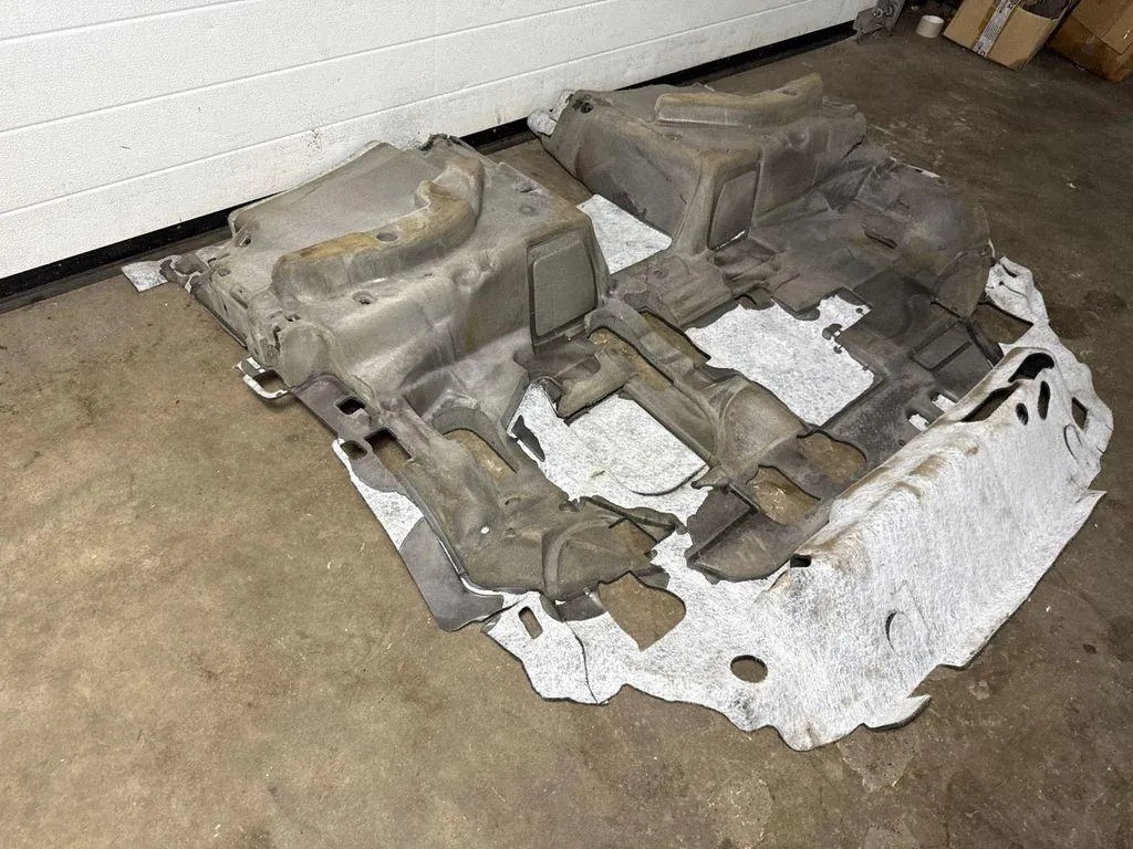 Innenraumteppich VW 760863367B 3.0L Benzin 250kW 2021 image 6