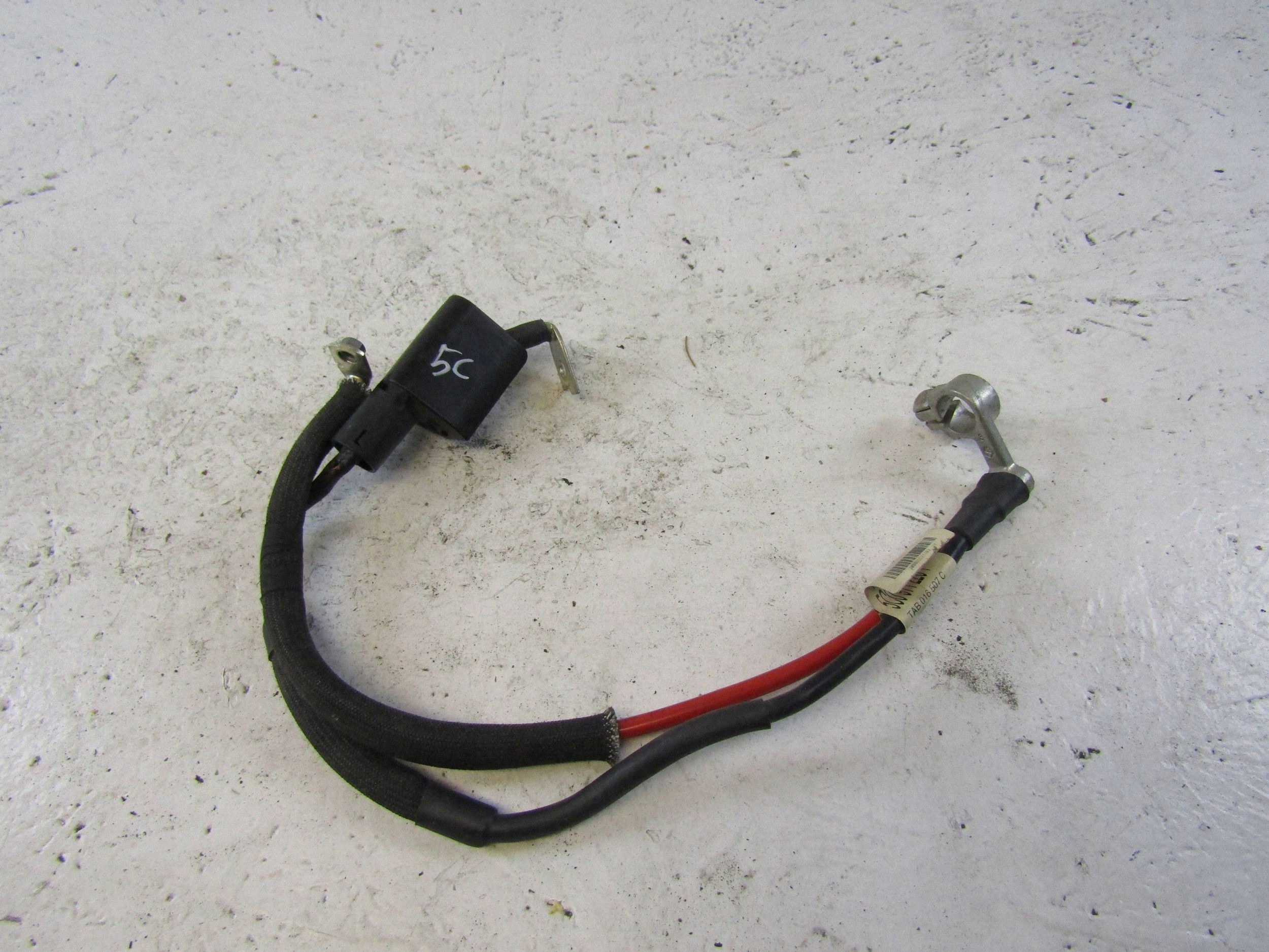 Borne positive 5C0971228T VW Jetta VI 5C image 2