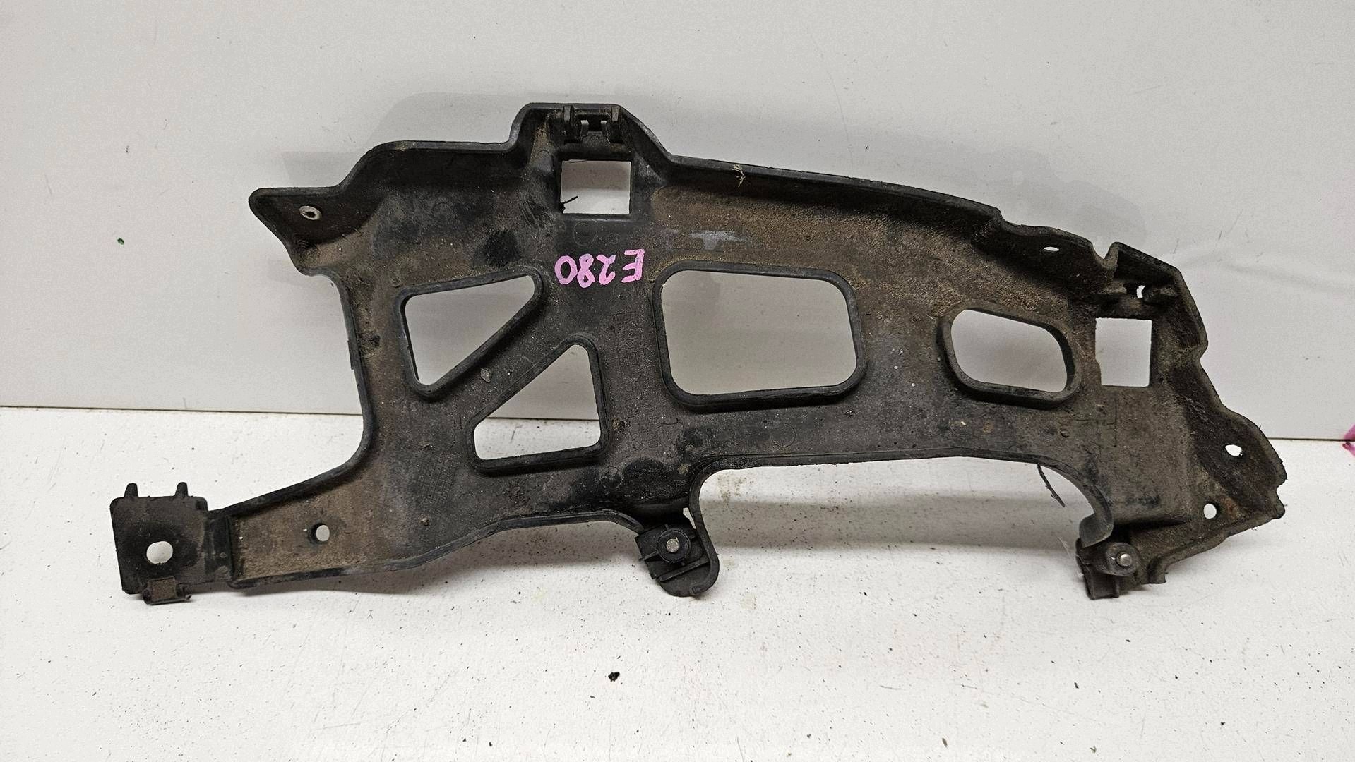 Support silencieux AR droit Mercedes E C207 W207 09-17 image 2