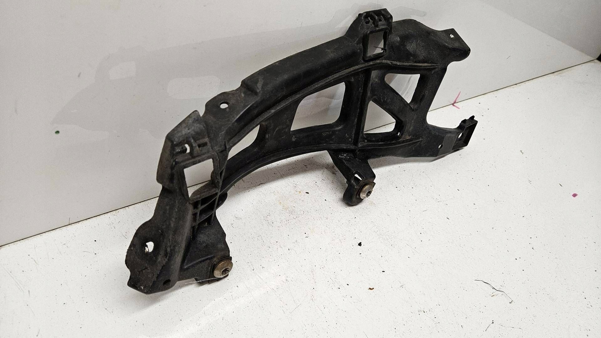 Support silencieux AR droit Mercedes E C207 W207 09-17 image 5