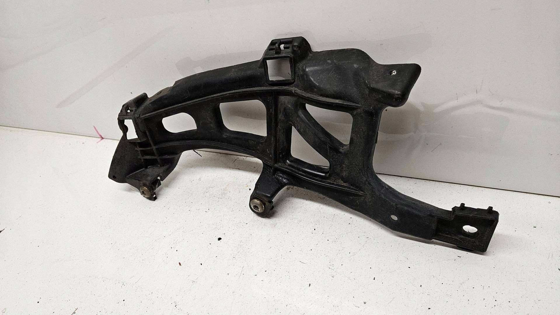 Support silencieux AR droit Mercedes E C207 W207 09-17 image 6