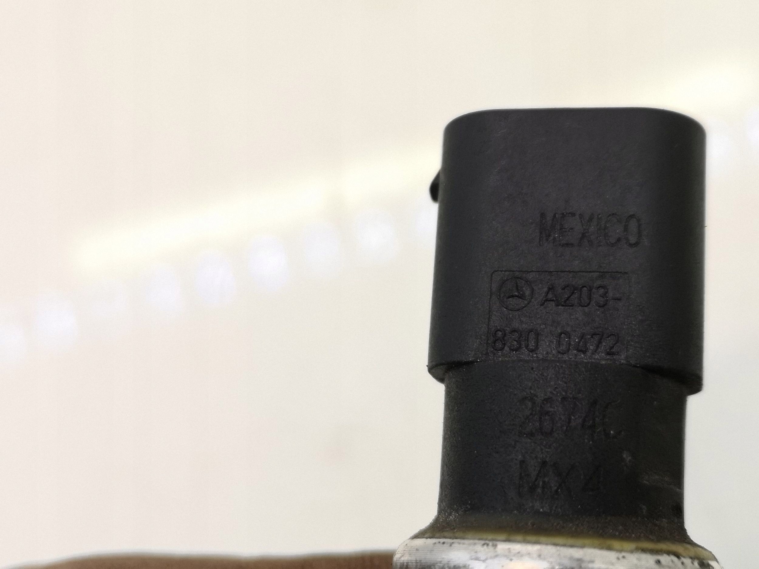 Ilmastointijärjestelmän paineanturi AC Mercedes SL R230 W230 A2038300472