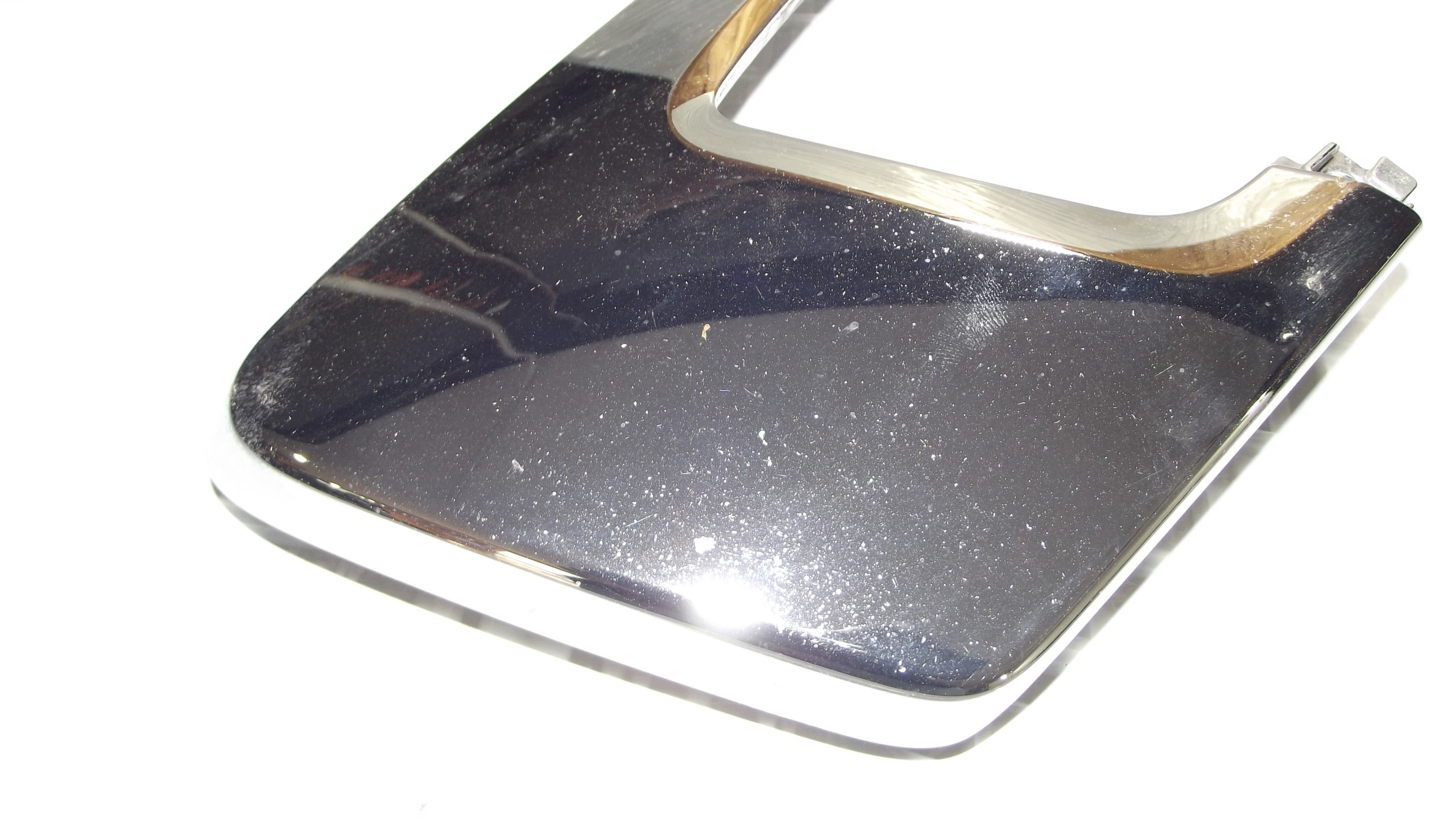 Moldura Cromada Mitsubishi ASX Dianteira Esquerda Usada image 3