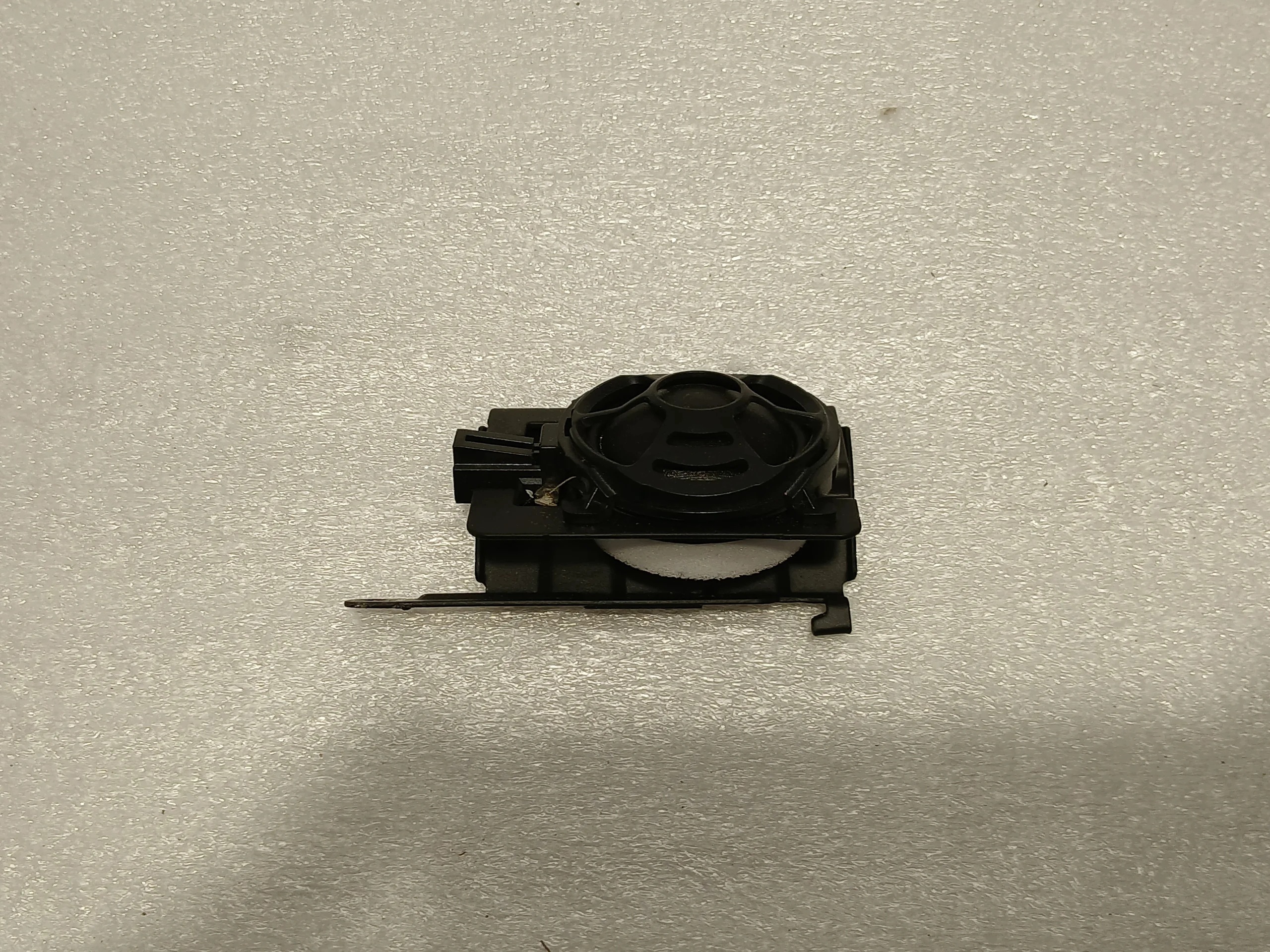 Audi A4 B9 Lautsprecher Säule Links B&O image 2