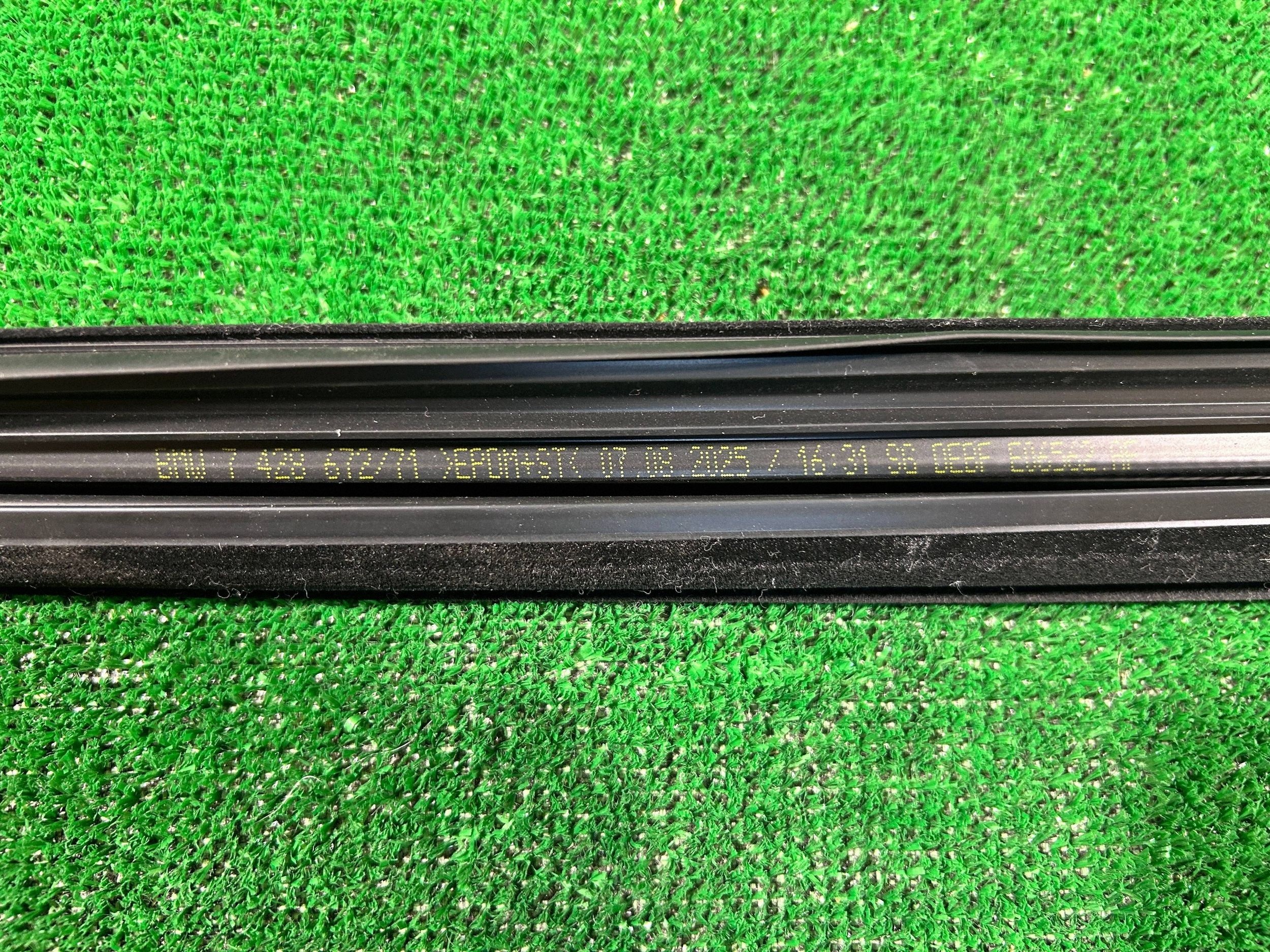 BMW 7428672 Joint de vitre porte avant image 10