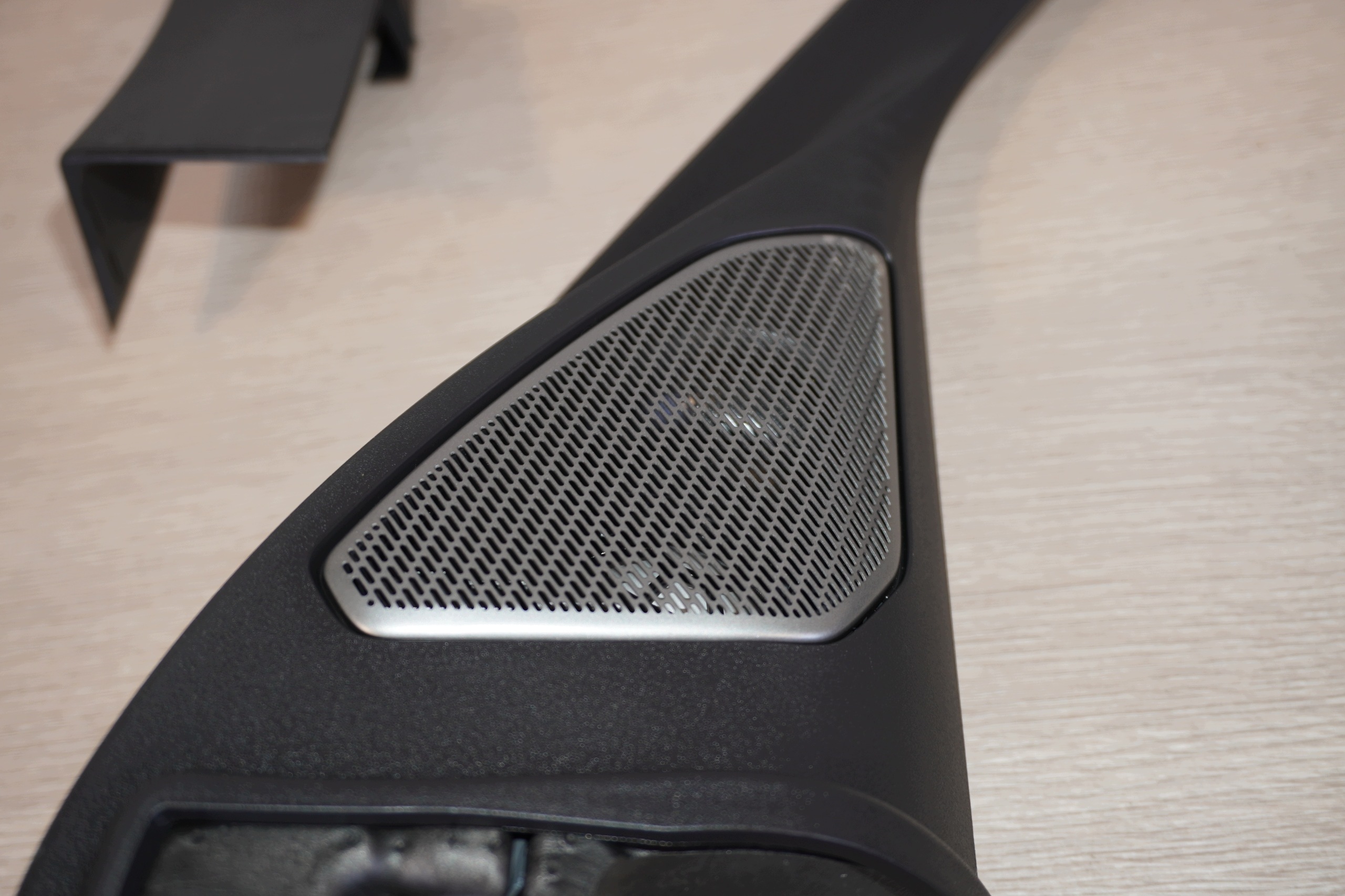 BMW F70 Harman/Kardon kaiuttimet image 4