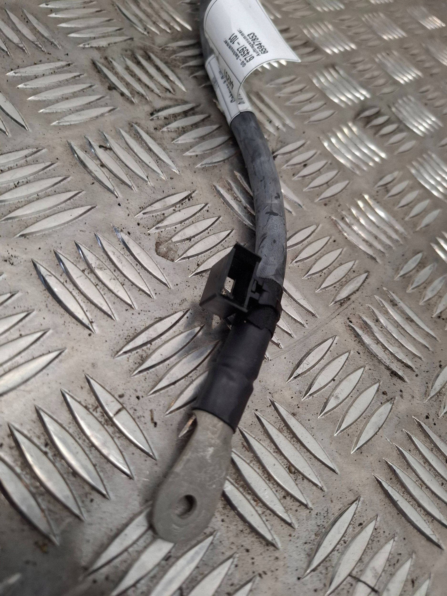 Maserati Grecale 2.0B Clamp Négative 670157740 image 3