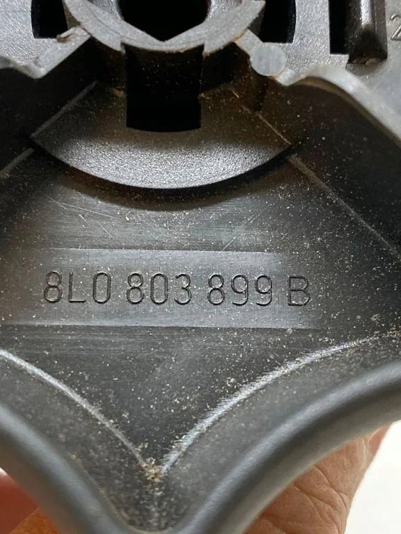 Vis support roue de secours Audi OE 8L0803899B image 5