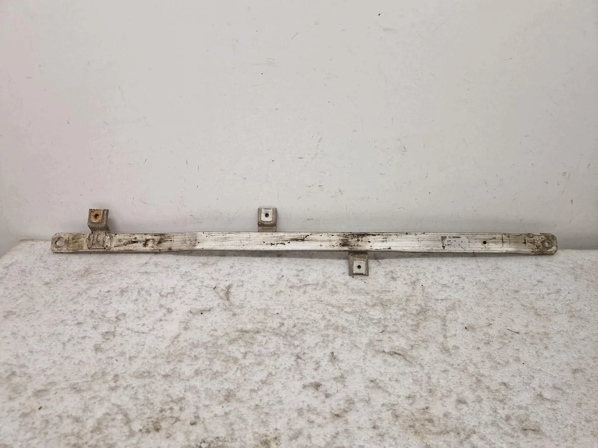 Porsche Taycan Right Support Bracket 9J1825138 image 2