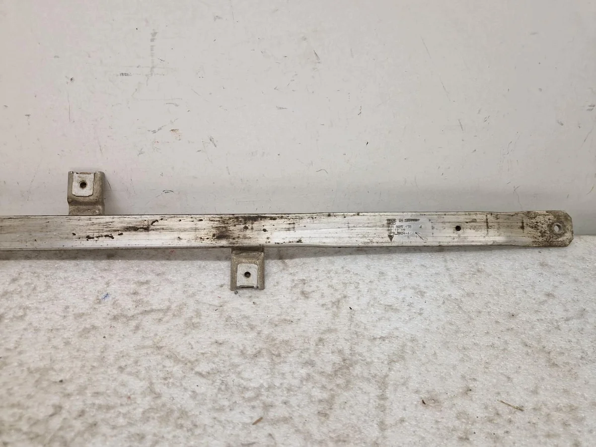 Porsche Taycan Right Support Bracket 9J1825138 image 3